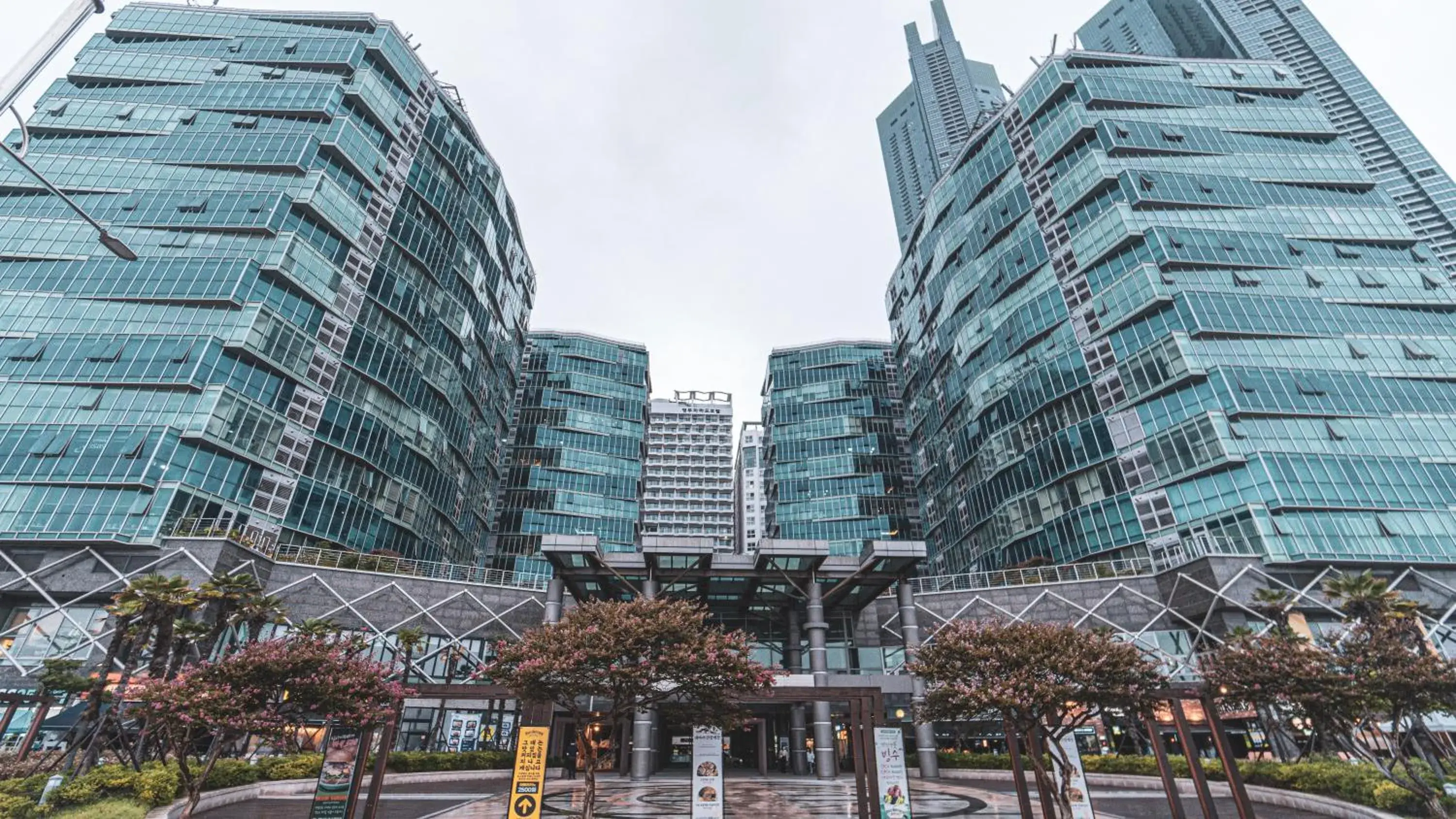 Property building in Pale De Cz Condo Property building in Pale De Cz Condo