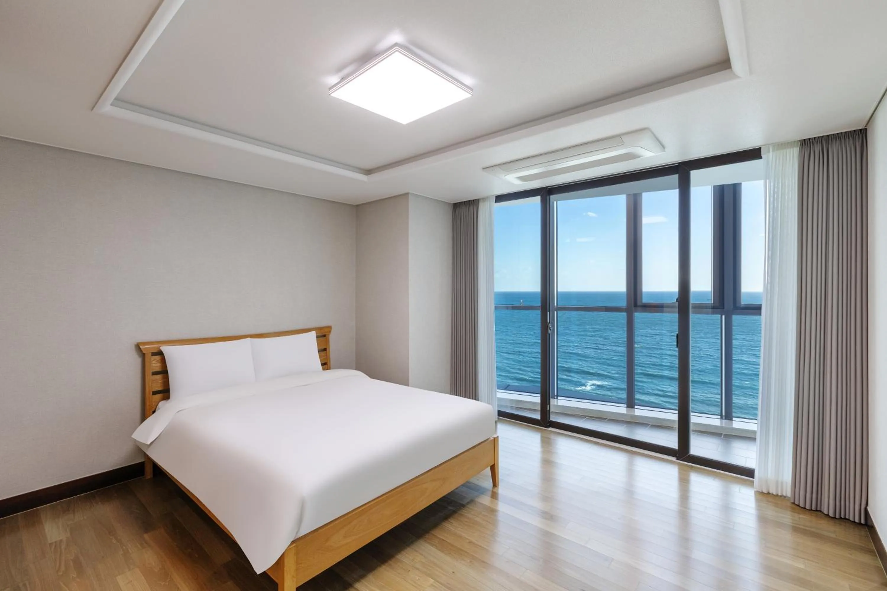 Bedroom, Bed in Pale De Cz Condo