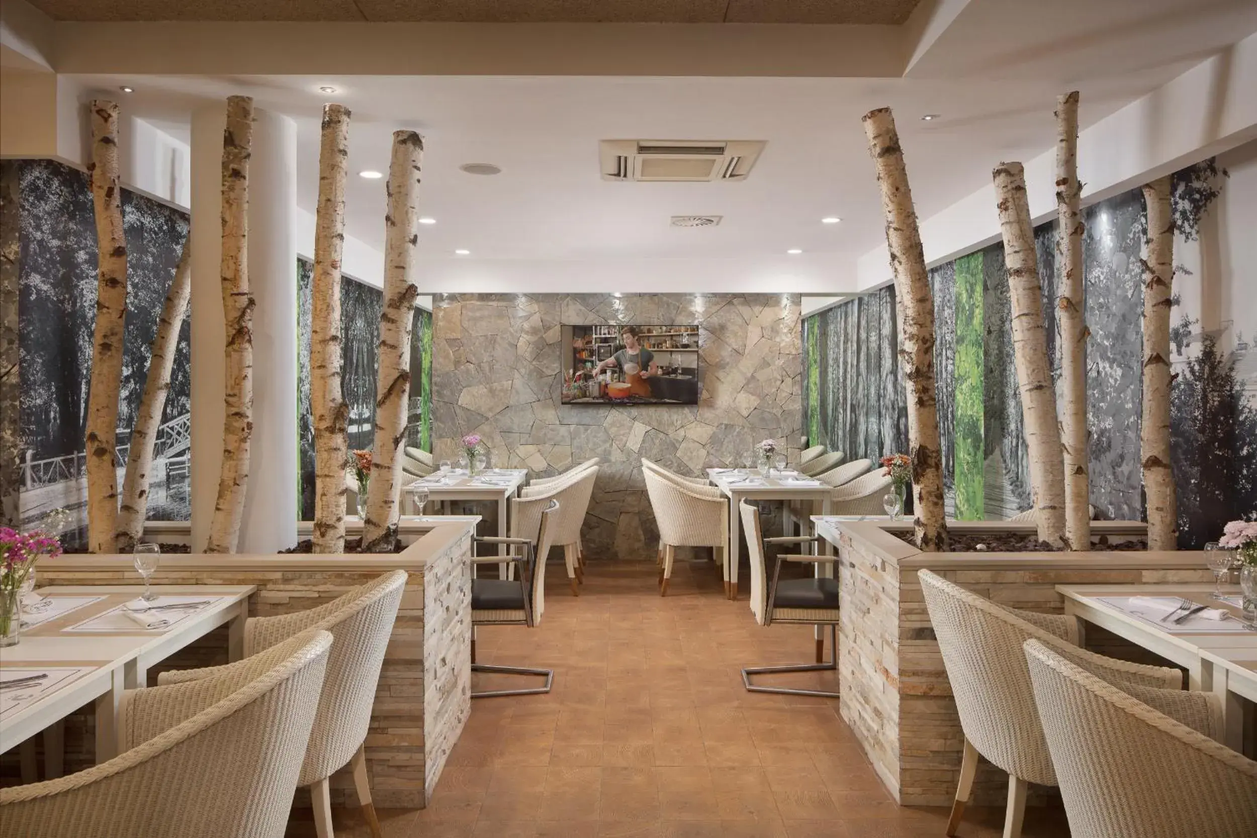 Restaurant/places to eat in Hotel Colors Inn Restaurant/places to eat in Hotel Colors Inn