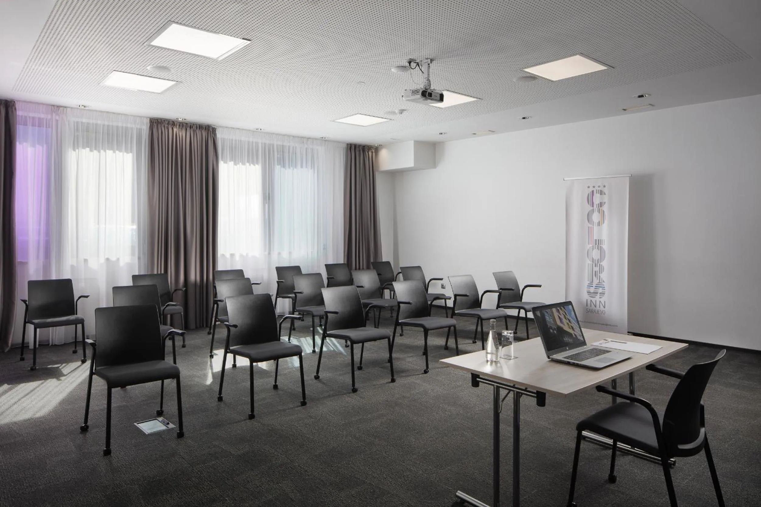 TV and multimedia in Hotel Colors Inn