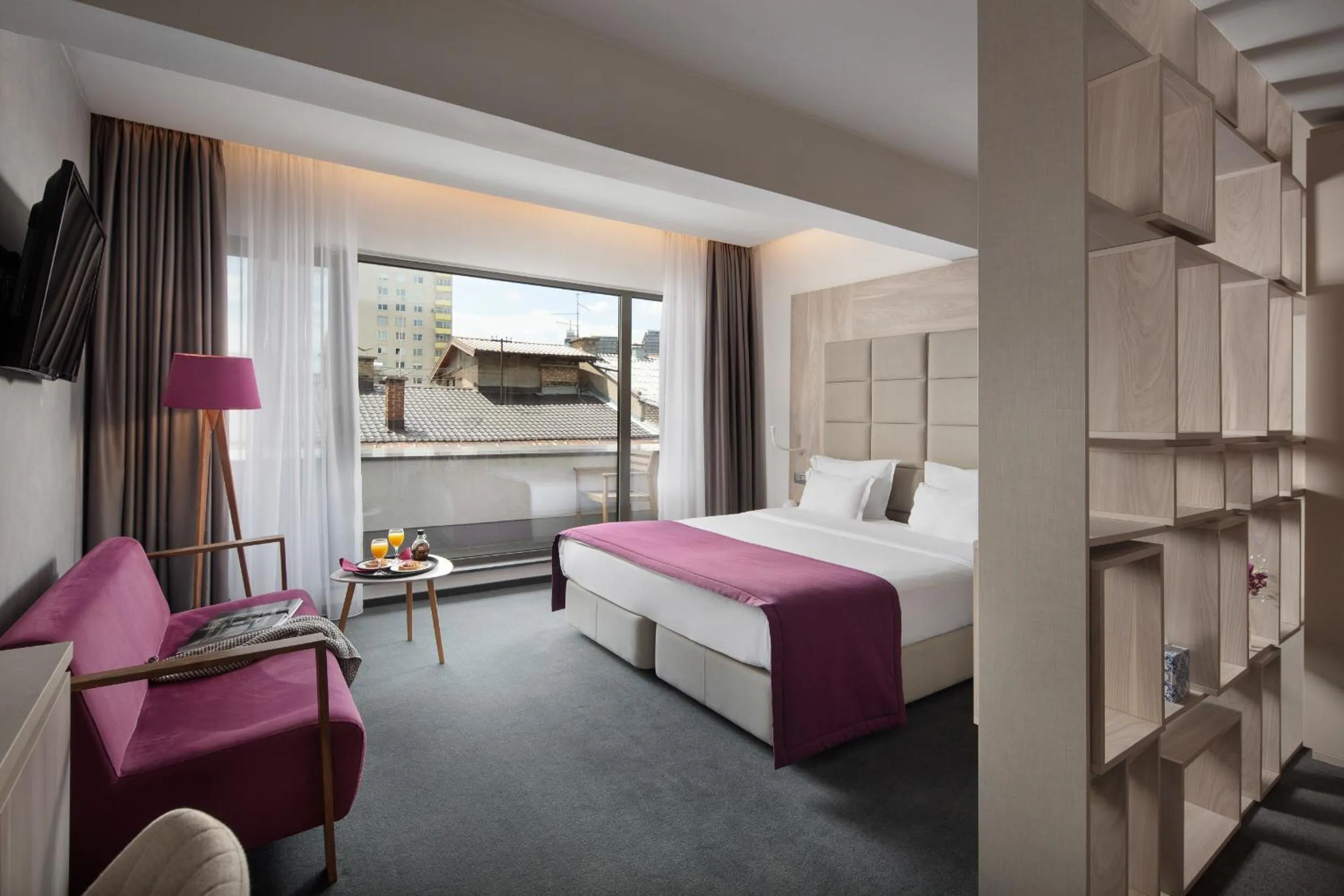 Balcony/Terrace, Bed in Hotel Colors Inn