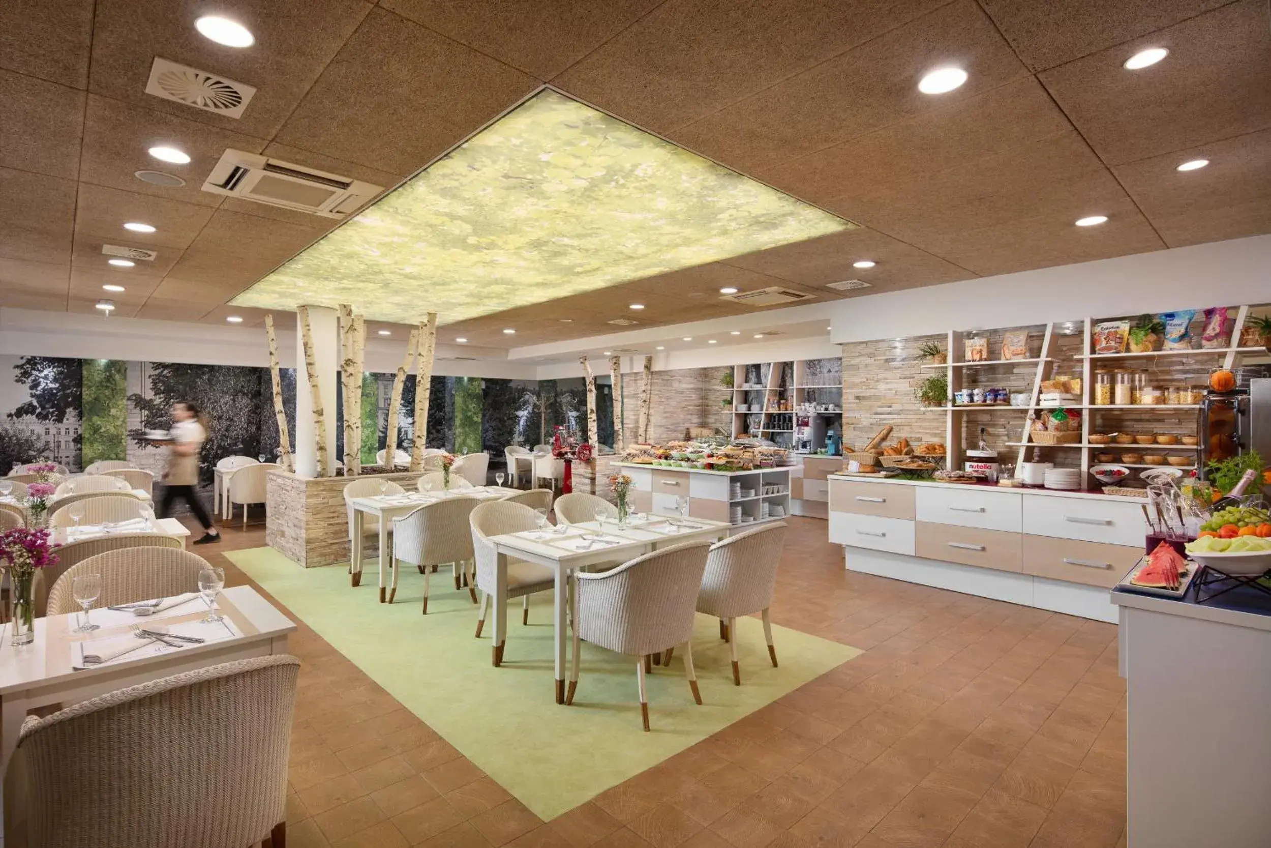 Restaurant/places to eat in Hotel Colors Inn Restaurant/places to eat in Hotel Colors Inn