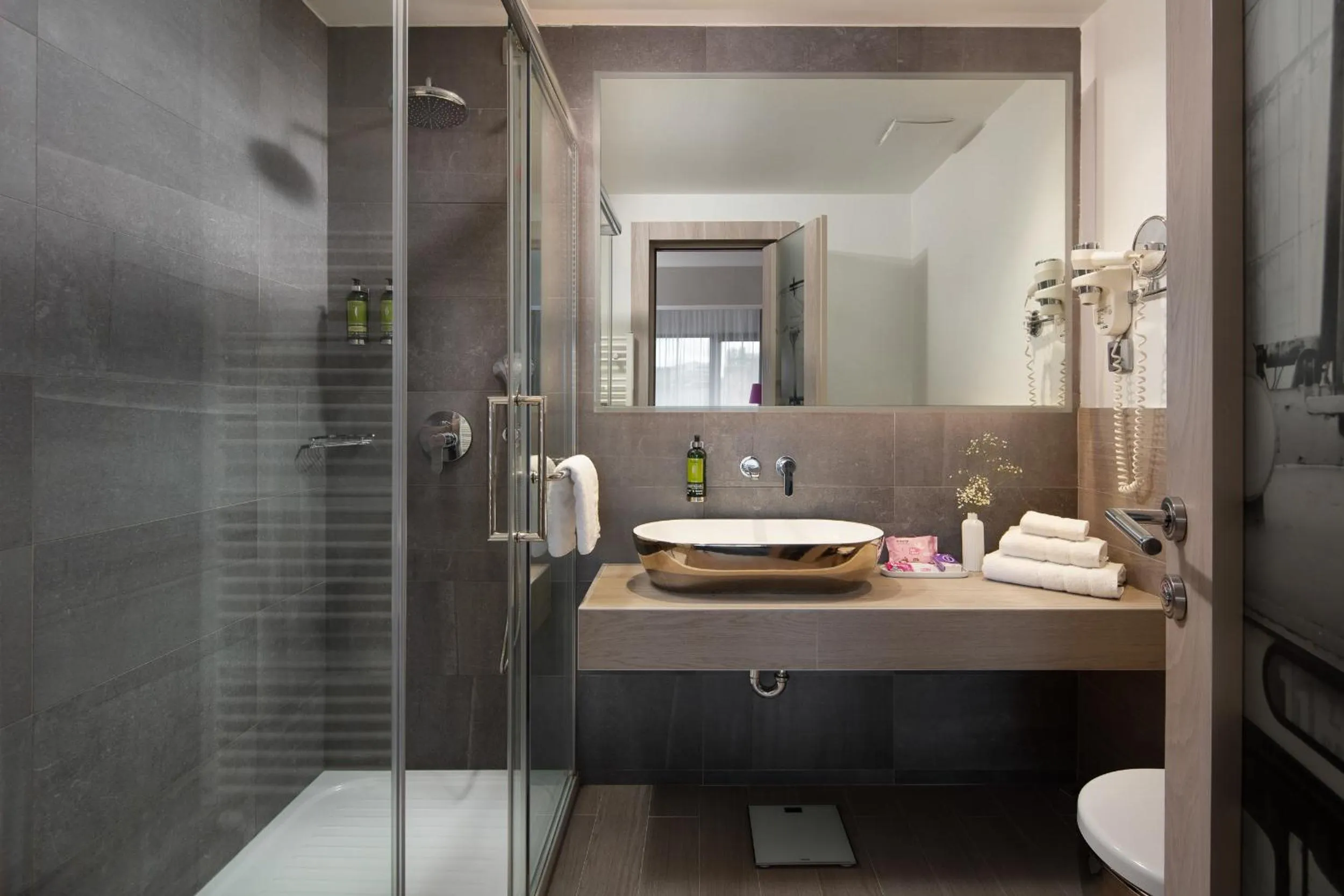 Bathroom in Hotel Colors Inn