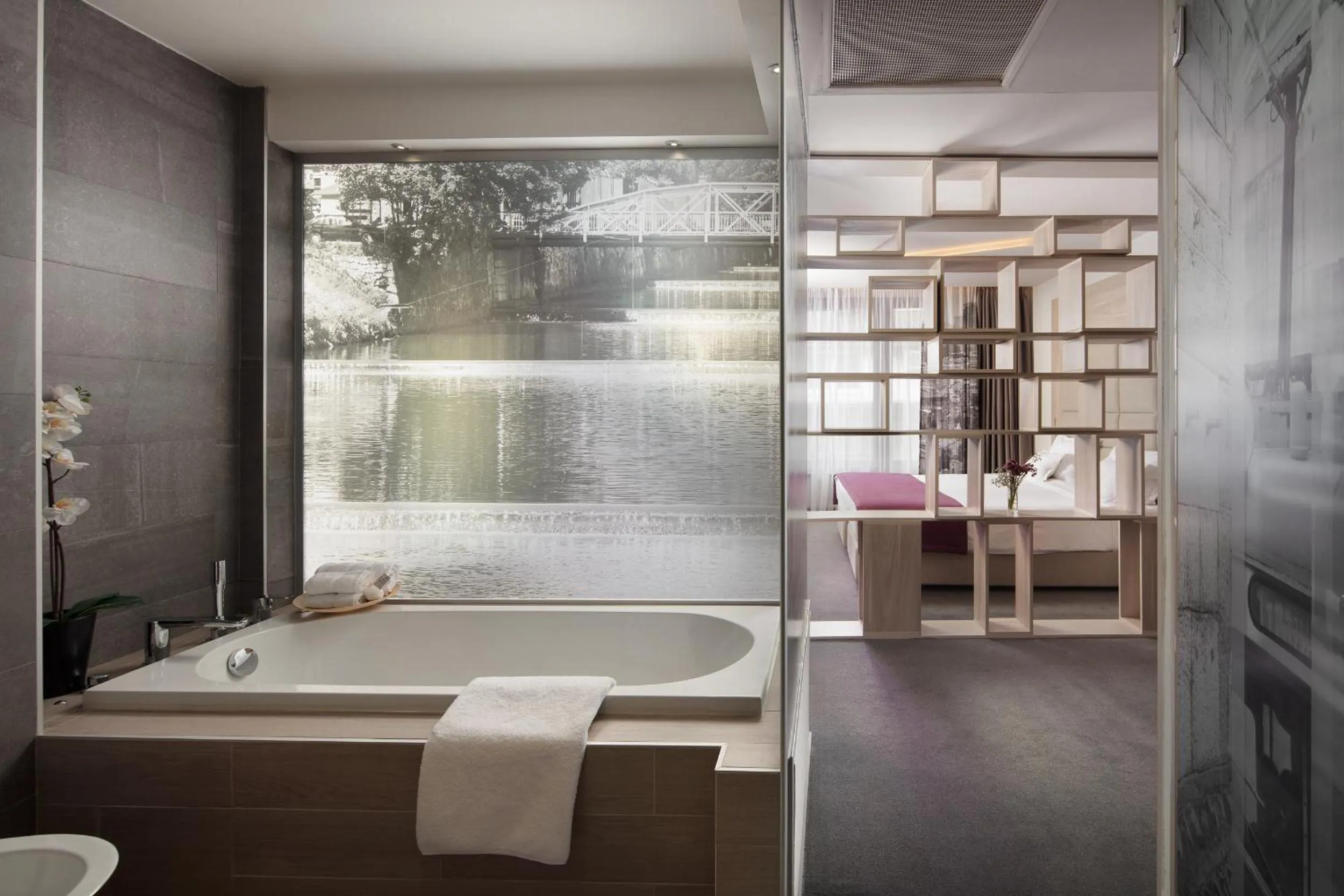 Bathroom in Hotel Colors Inn