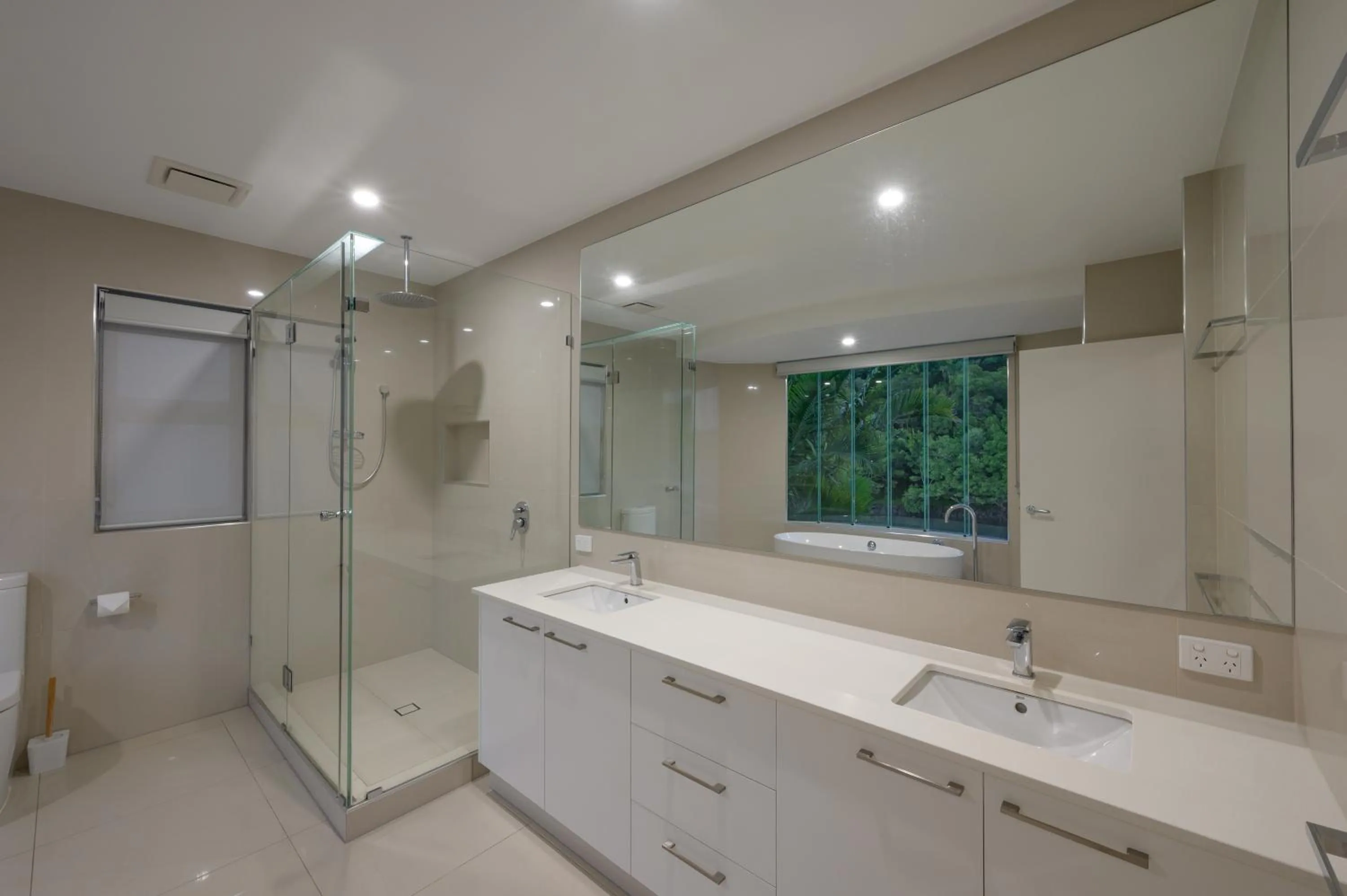 Bathroom in 31 Witta Circle, Noosa Heads