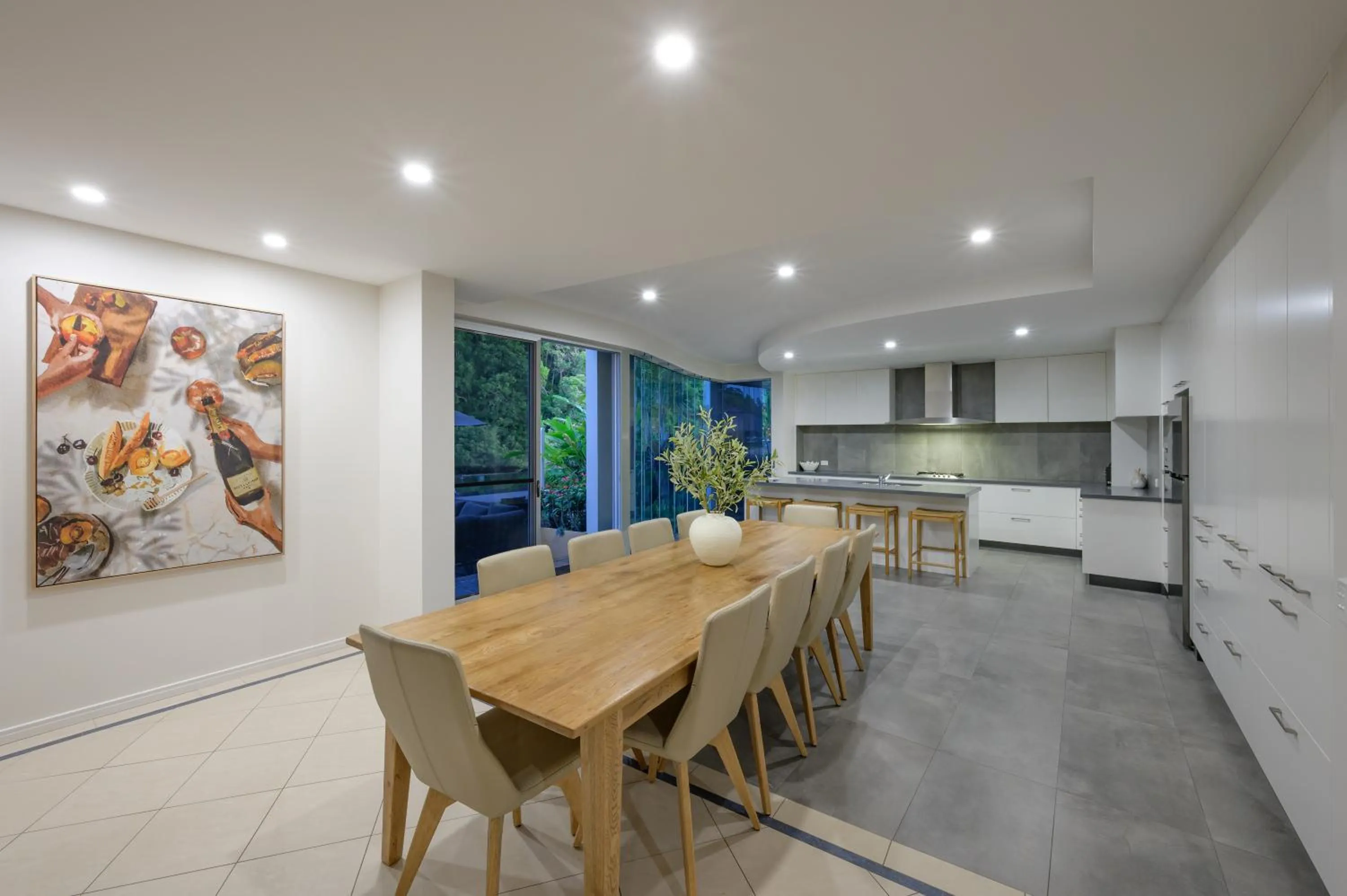 Dining area in 31 Witta Circle, Noosa Heads