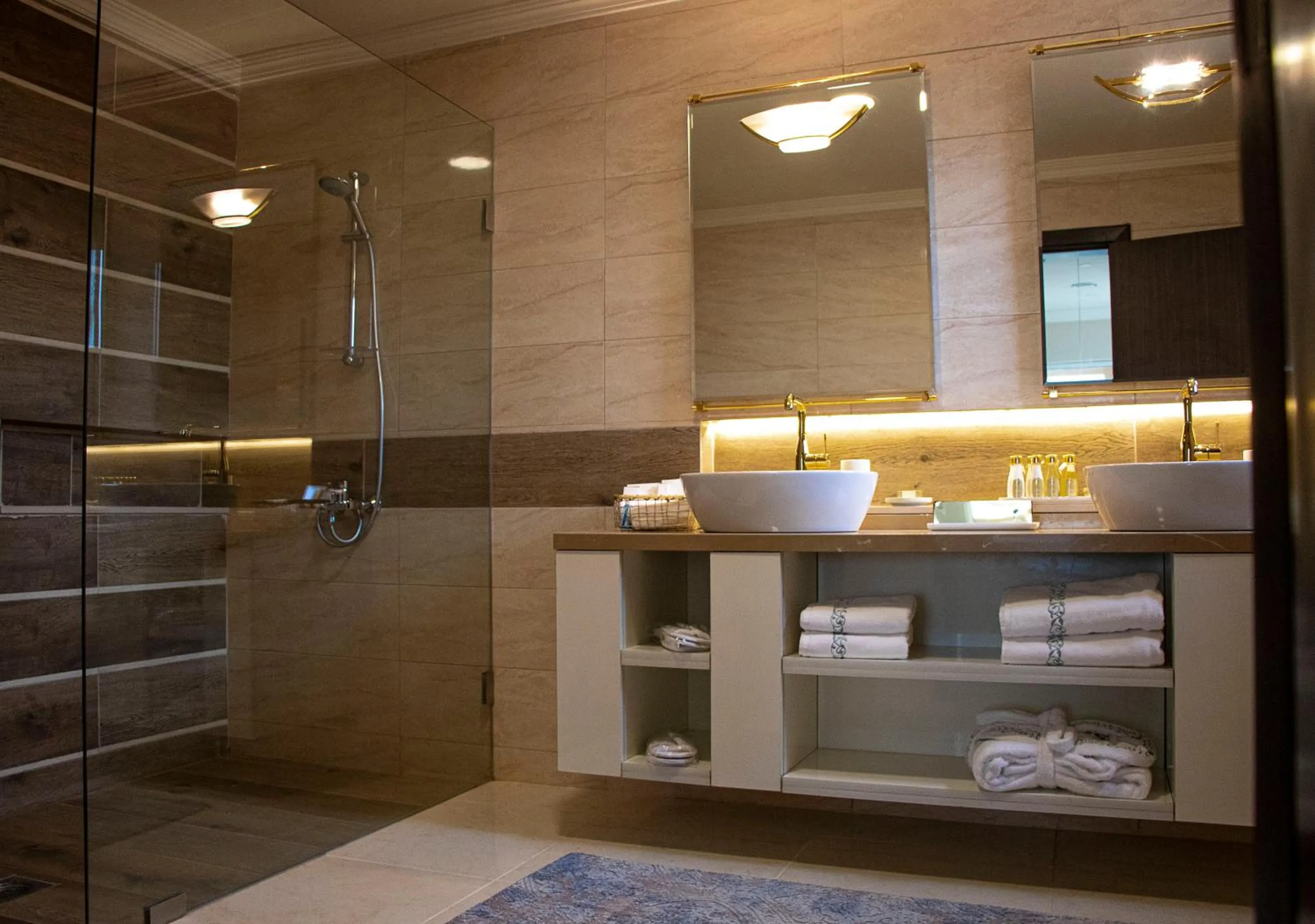 Bathroom in Home Suites Boutique Hotel Freetown