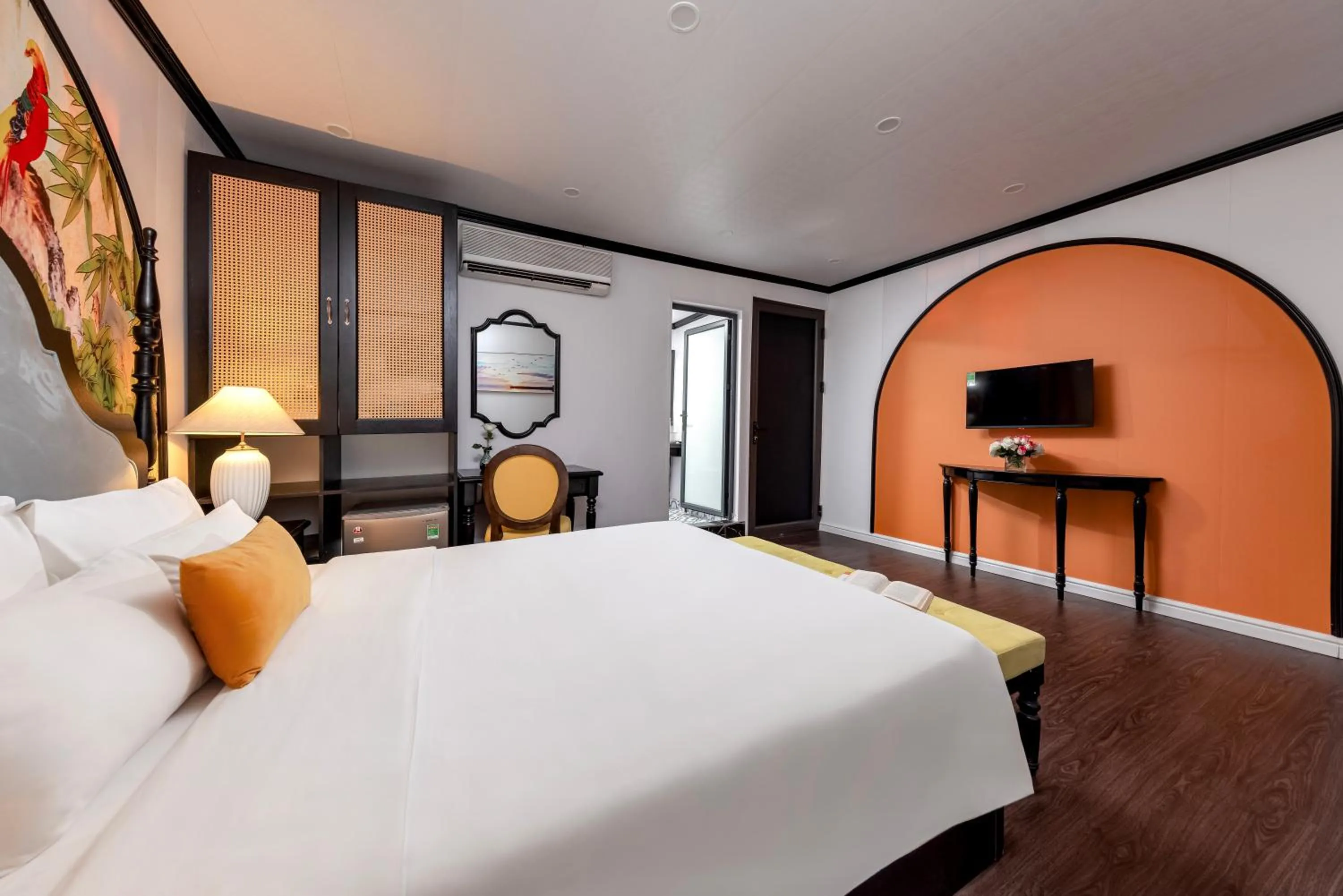 Communal lounge/ TV room, Bed in Hanoi Elpis Hotel & Spa