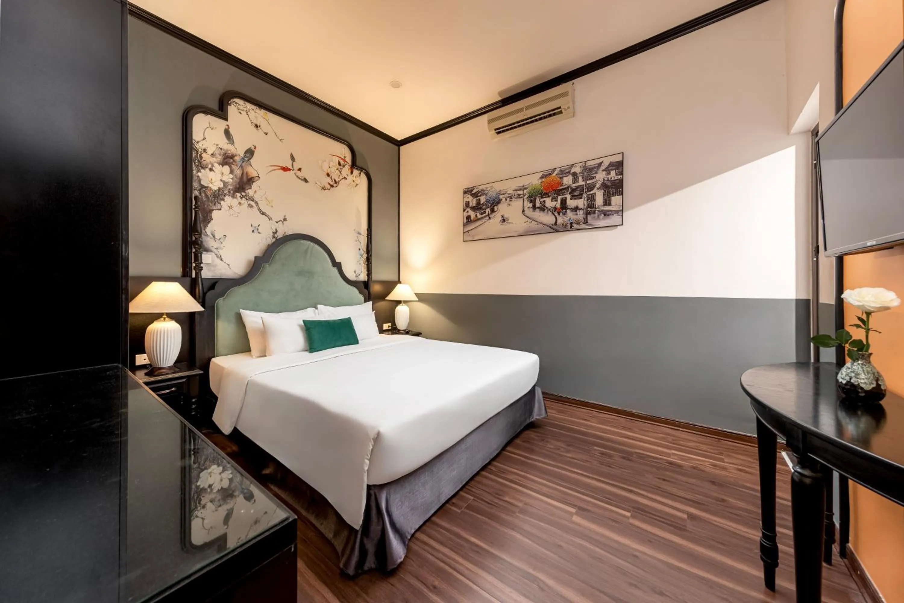 Photo of the whole room, Bed in Hanoi Elpis Hotel & Spa