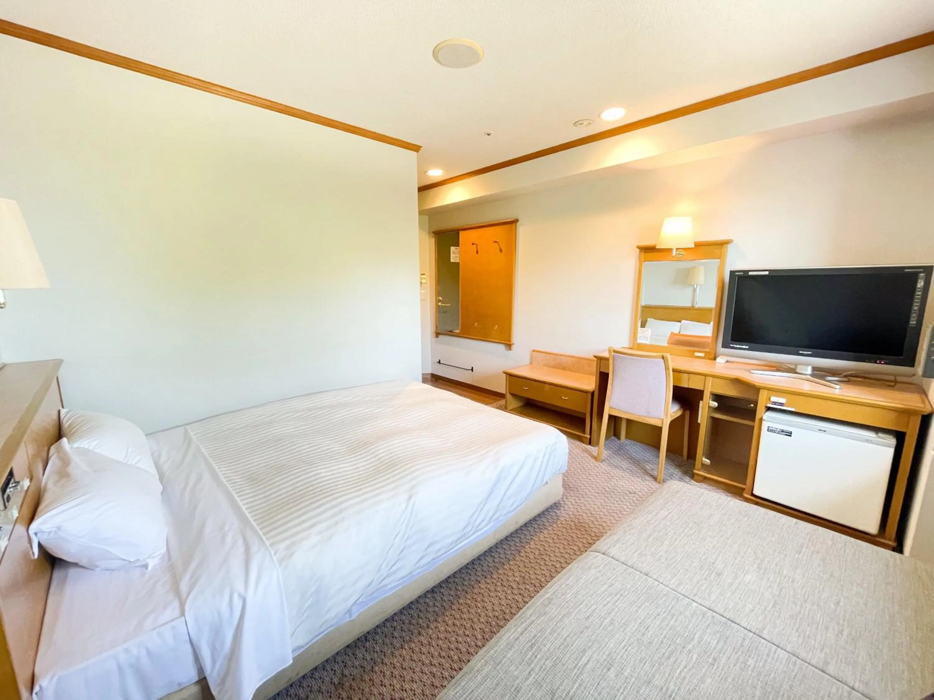 Photo of the whole room, Bed in Hotel Castle Inn Ise