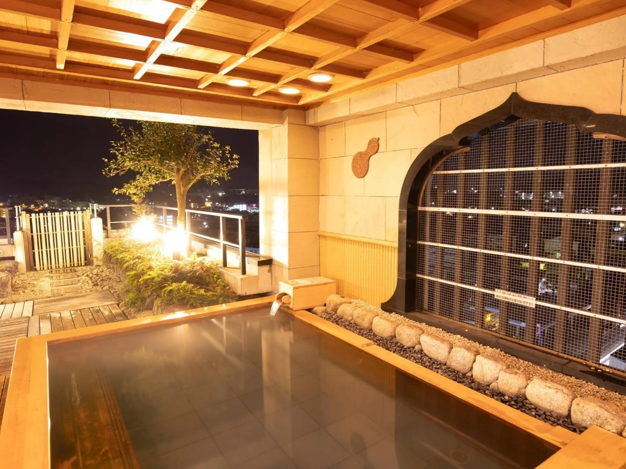 Open Air Bath in Hotel Castle Inn Ise