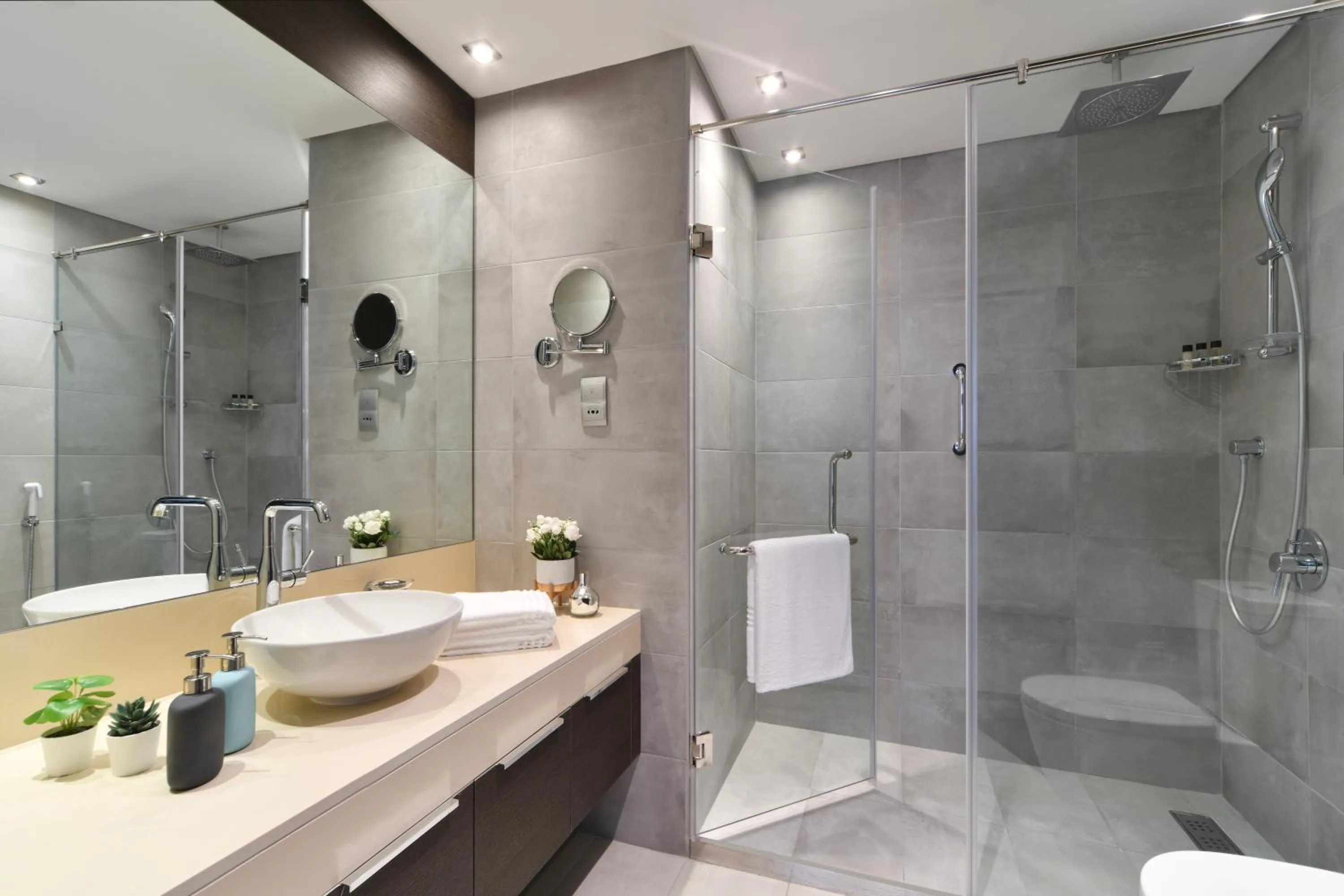 Toilet in Le Mirage Downtown