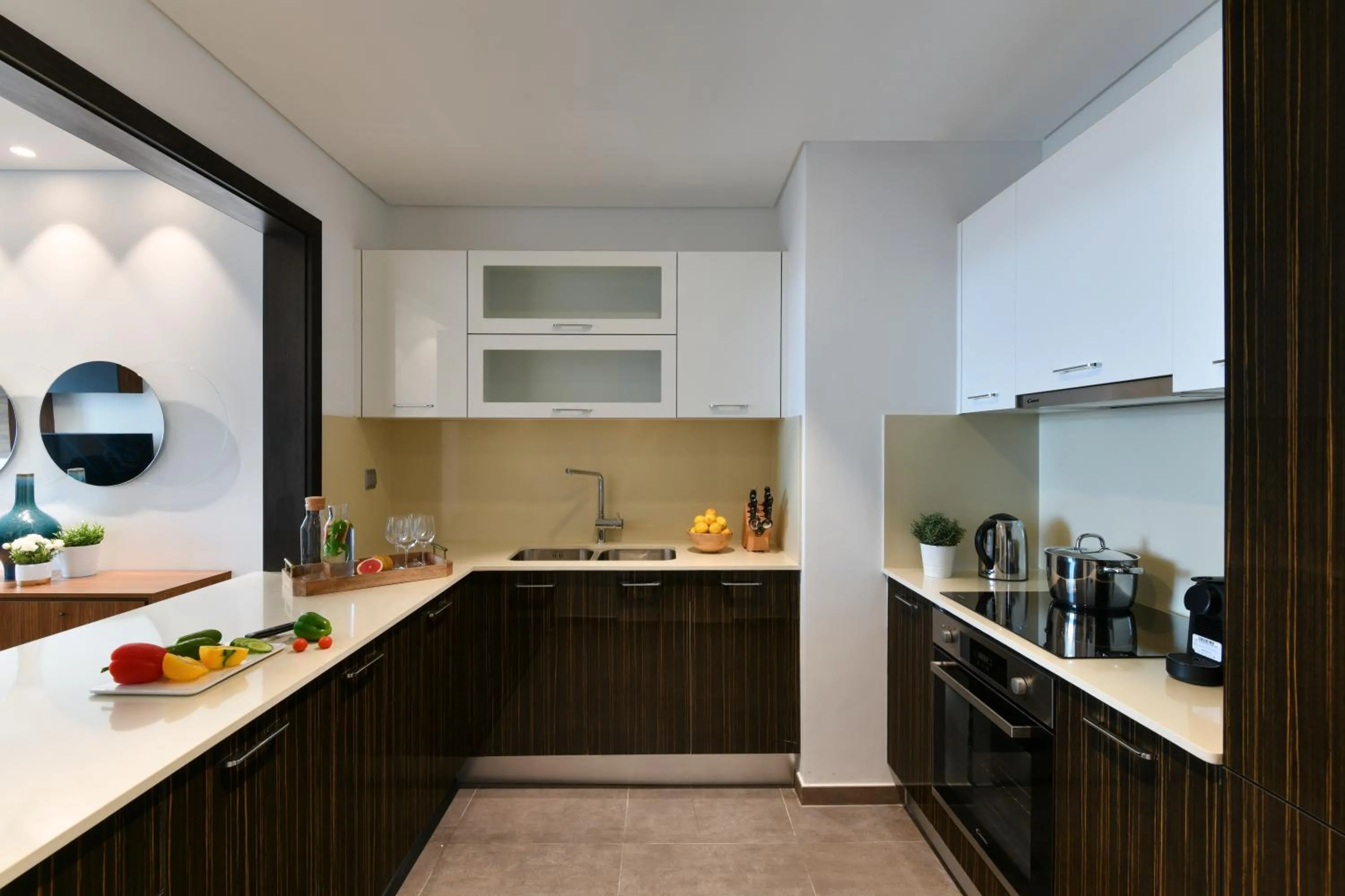 Kitchen or kitchenette in Le Mirage Downtown