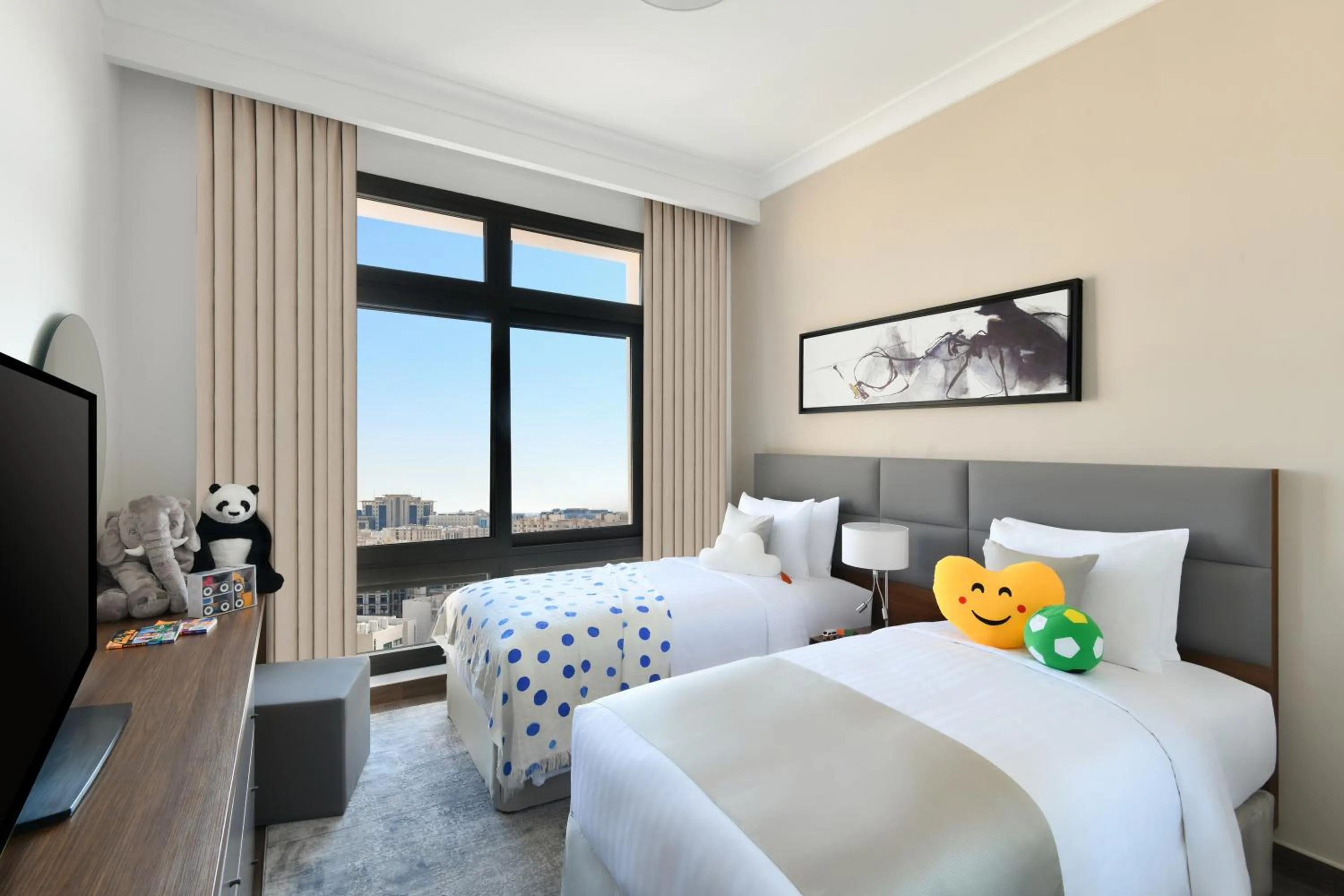 Photo of the whole room, Bed in Le Mirage Downtown