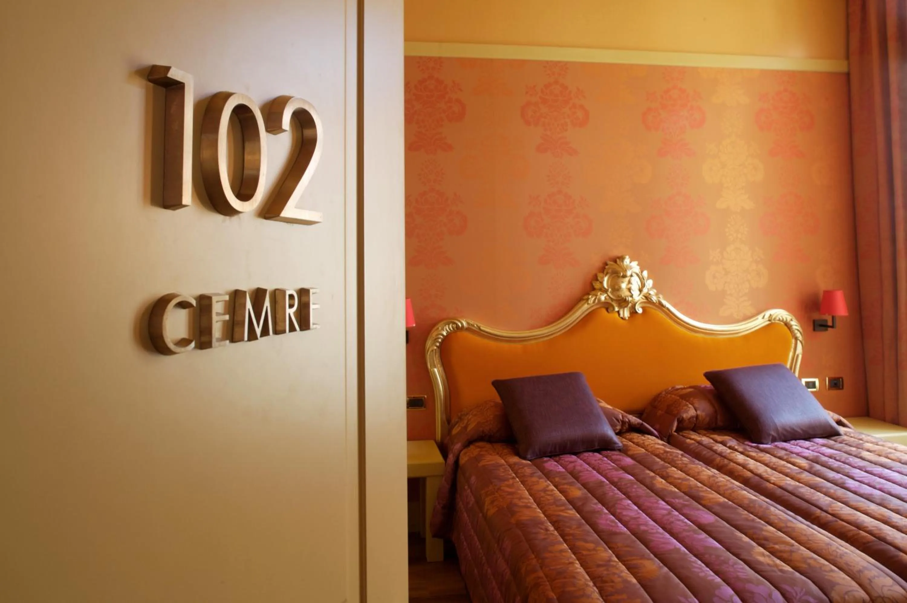 Decorative detail, Bed in Hotel Ca' Zusto Venezia