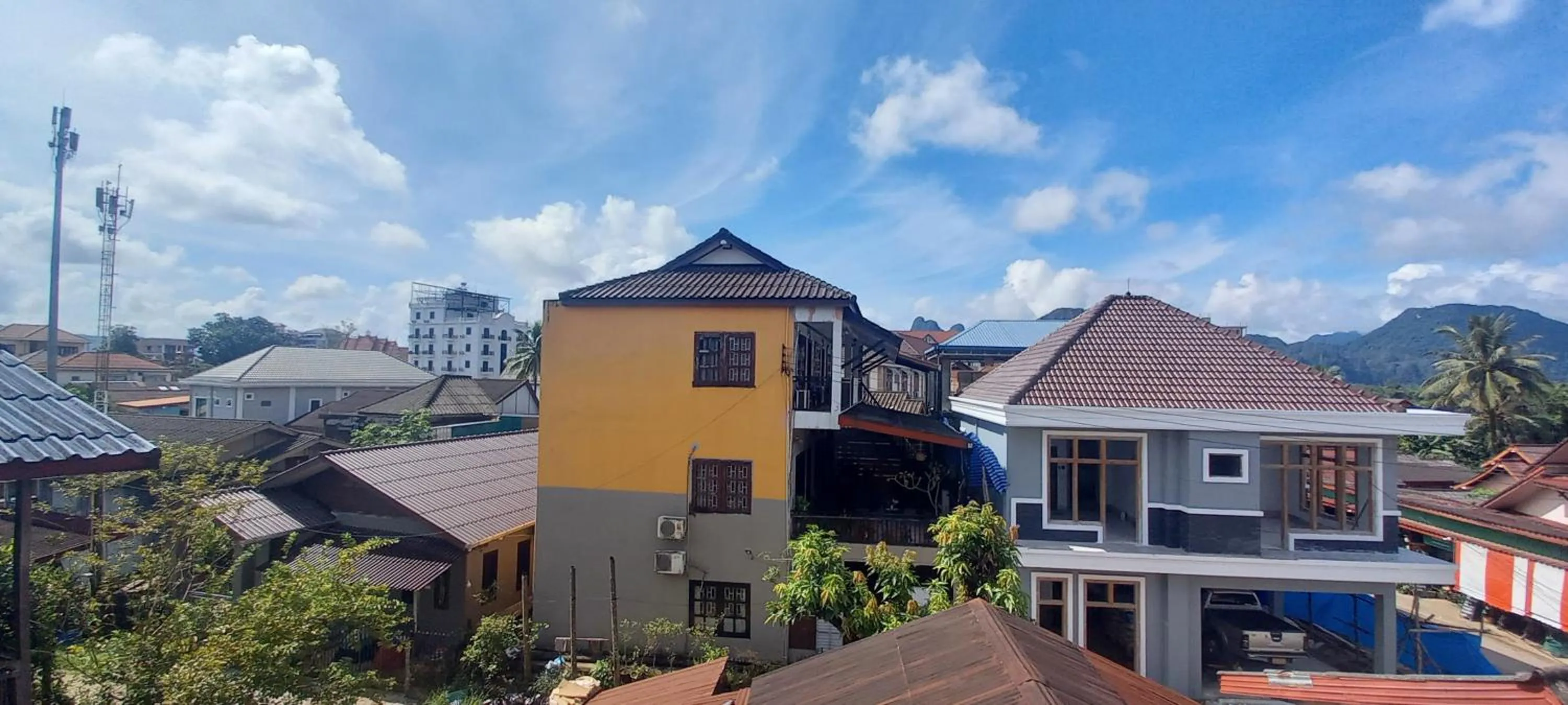 Bountang Mountain View Riverside Hotel