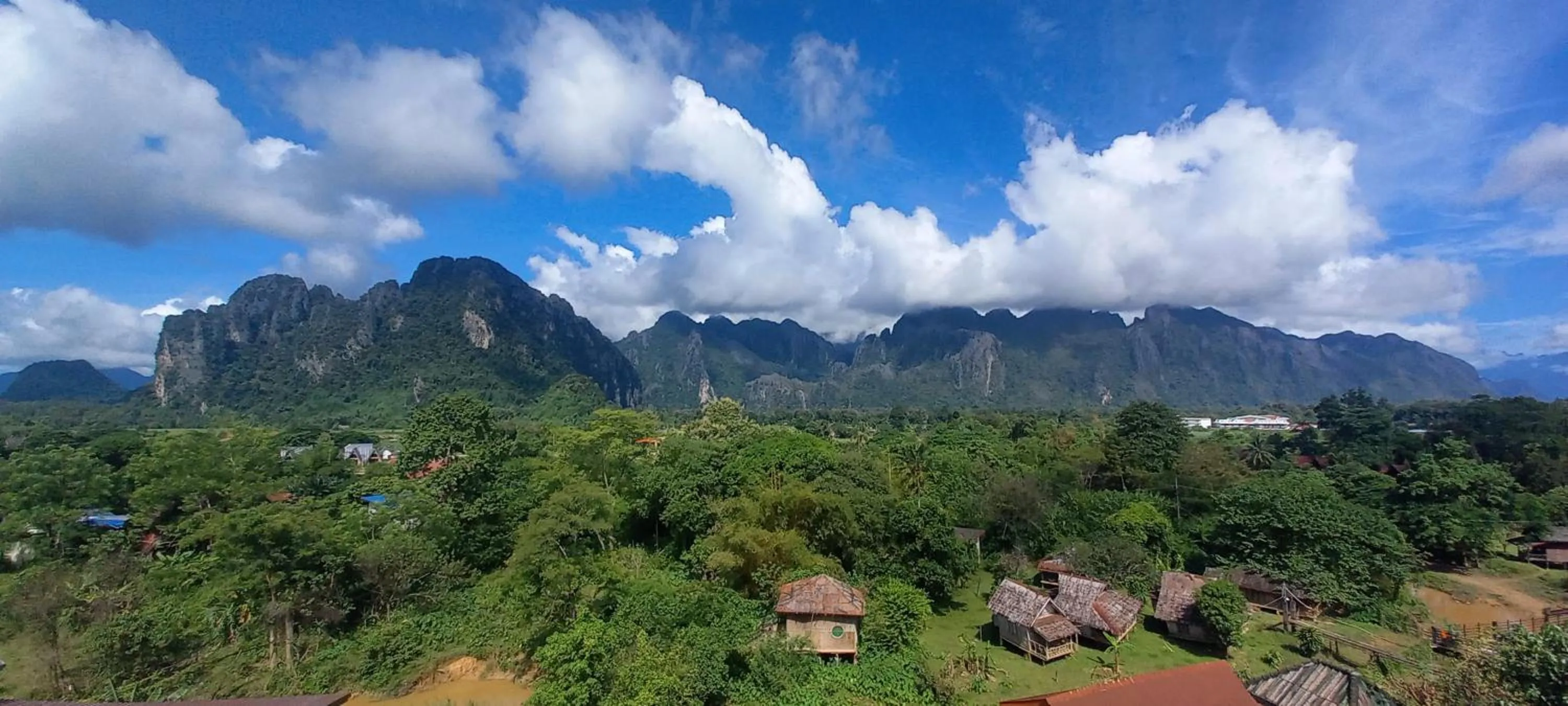 Bountang Mountain View Riverside Hotel