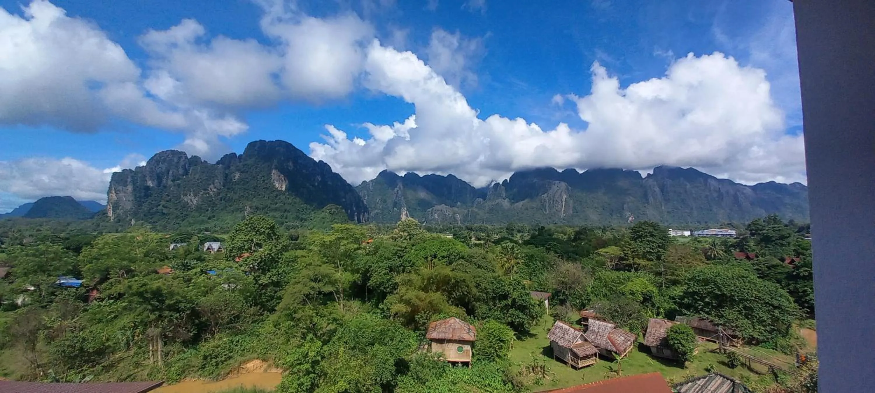 Mountain view in Bountang Mountain View Riverside Hotel