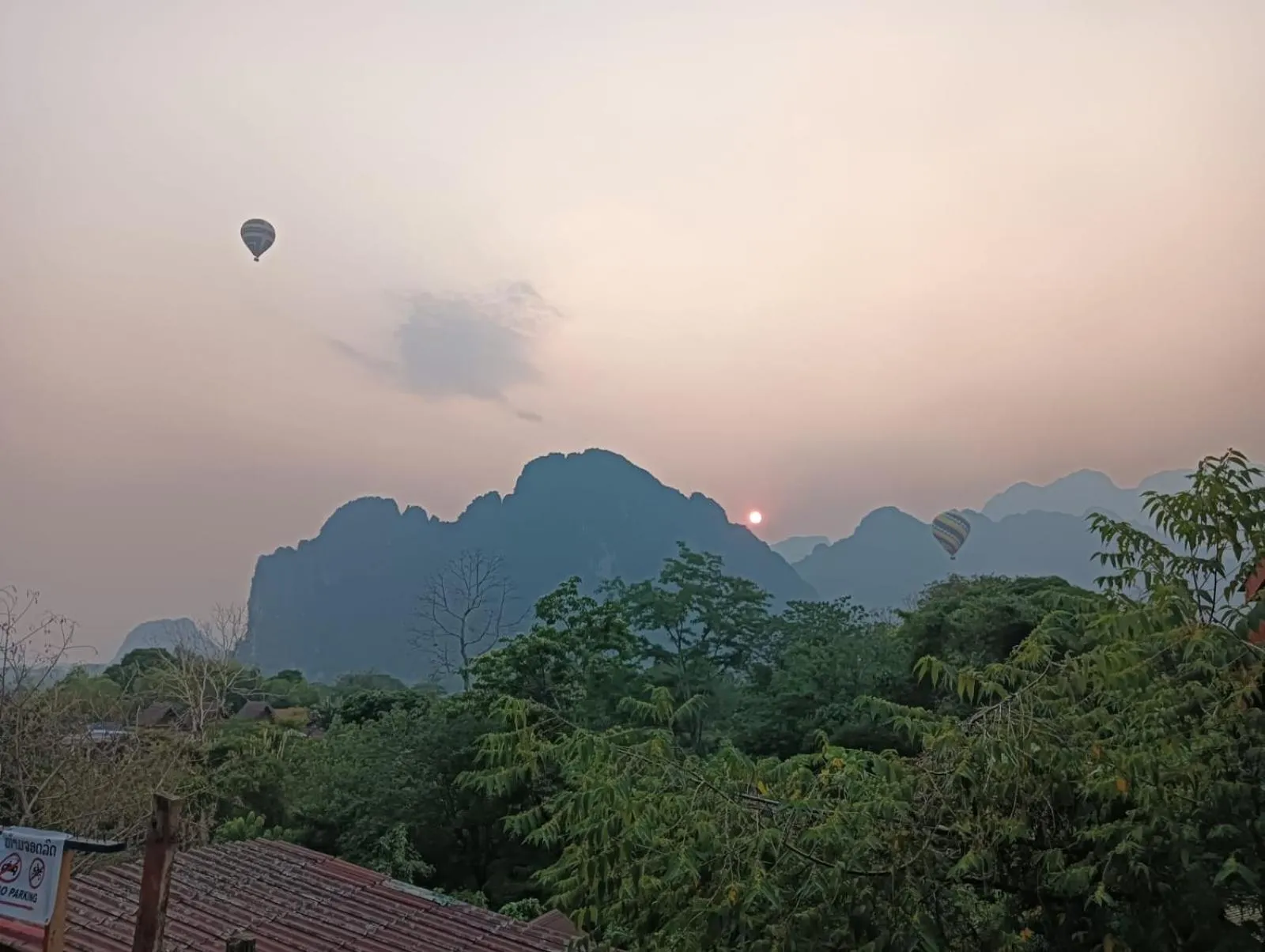 Bountang Mountain View Riverside Hotel
