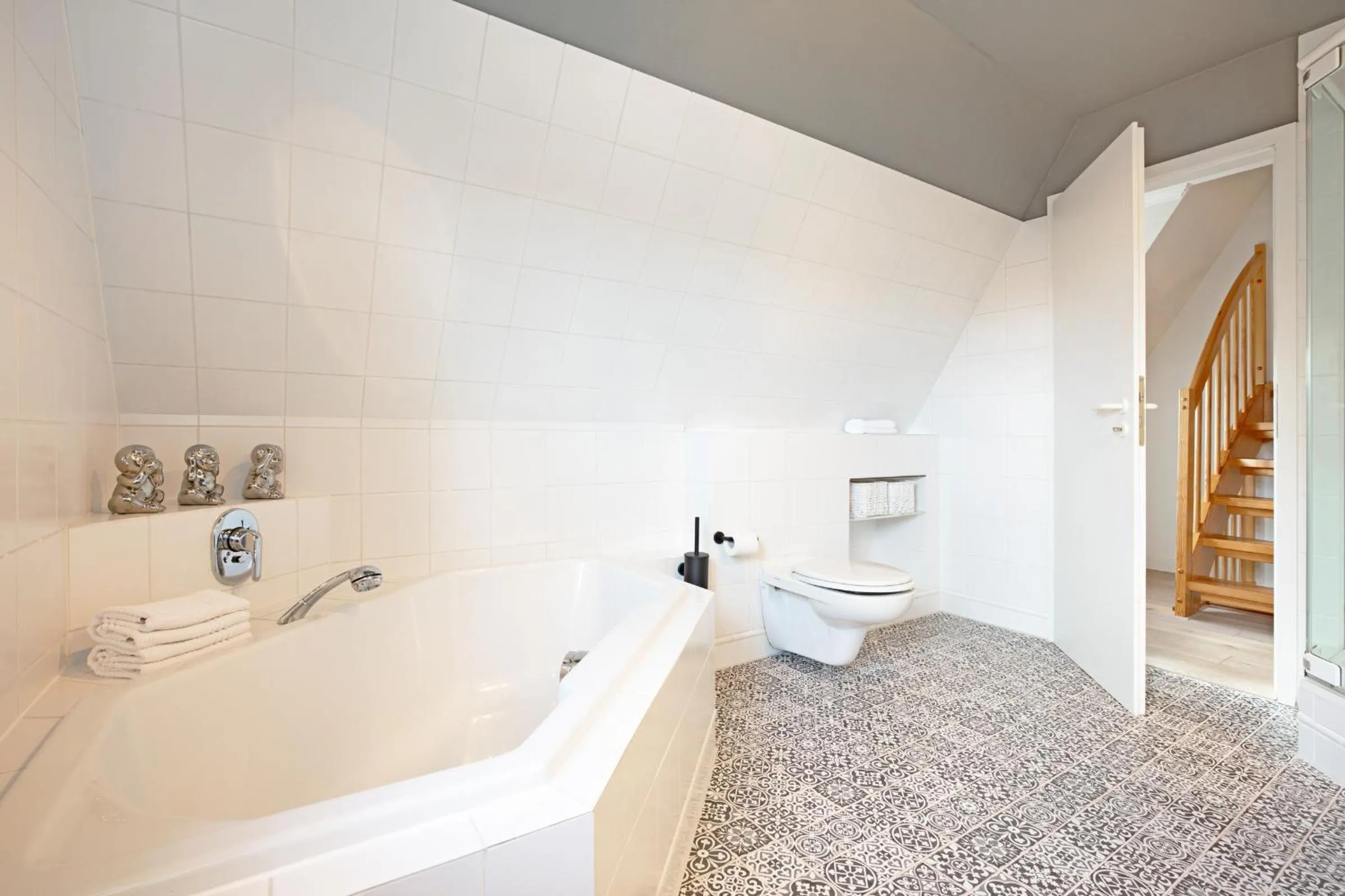 Bathroom in Captains Cabin
