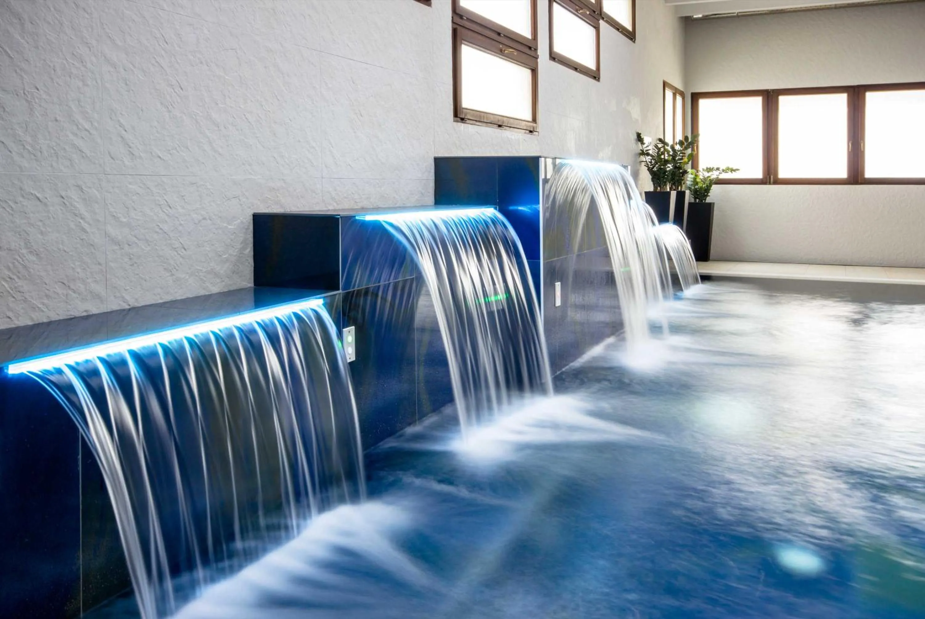 Swimming pool in Best Western Modena District