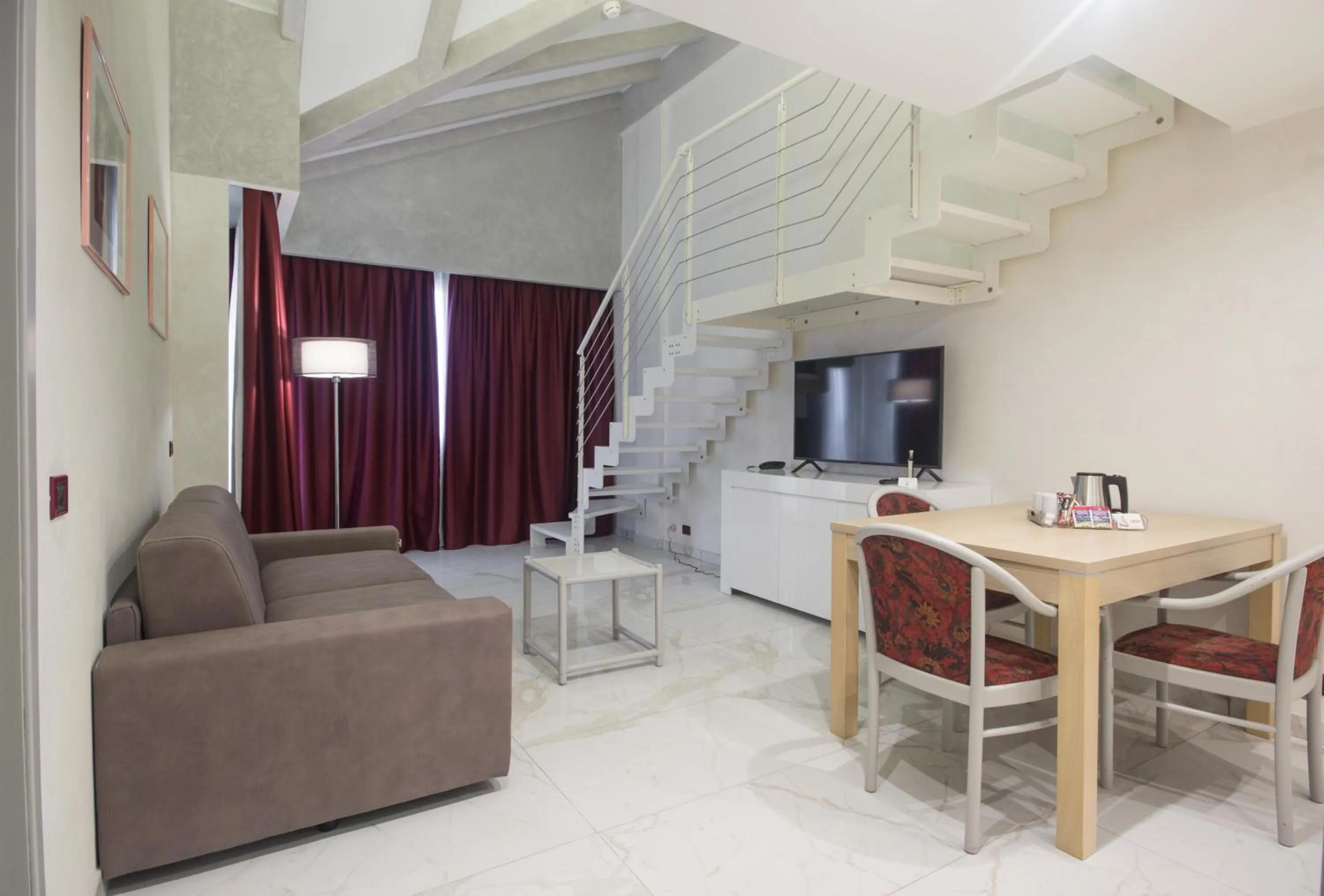 TV and multimedia in Best Western Modena District