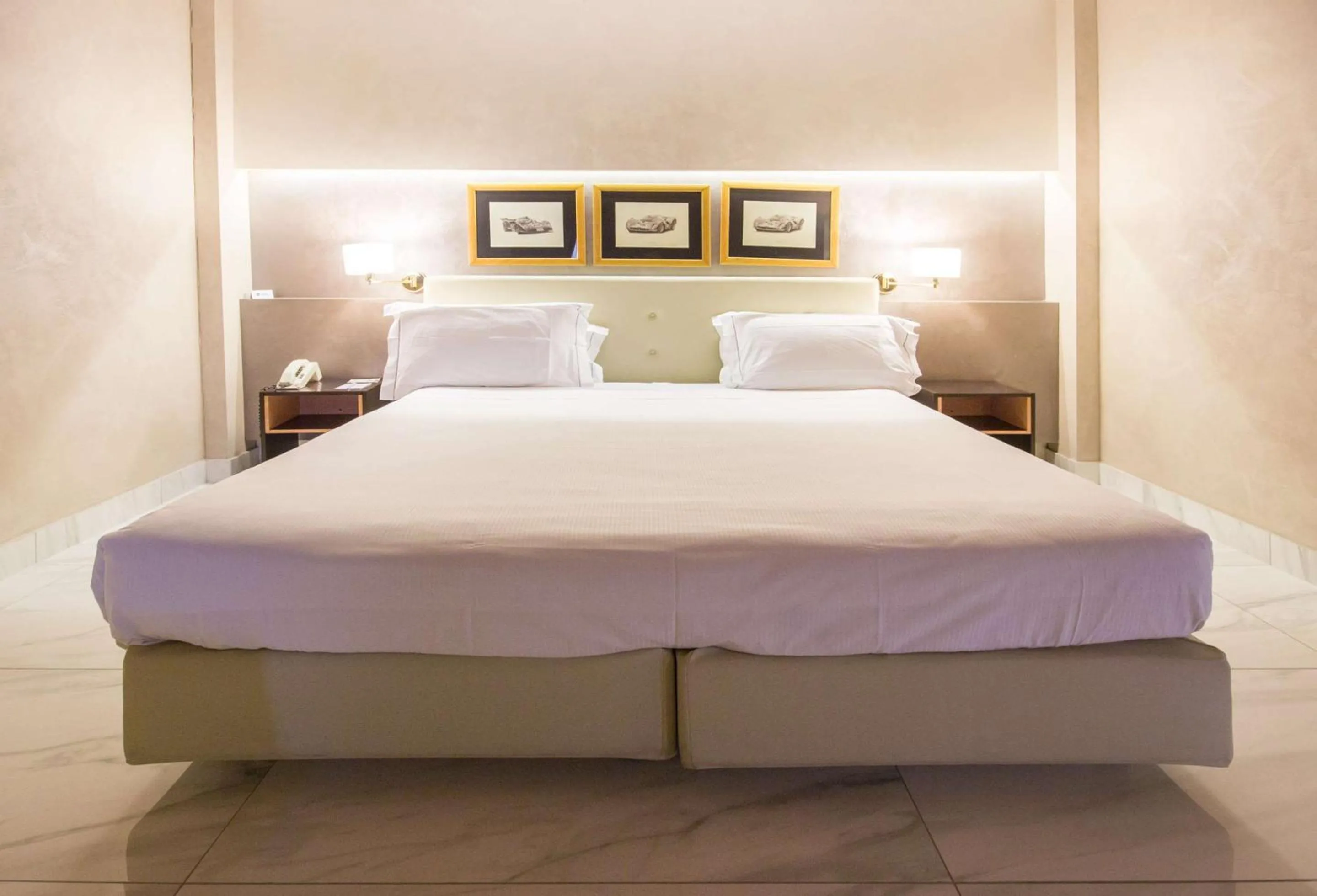 Bedroom, Bed in Best Western Modena District