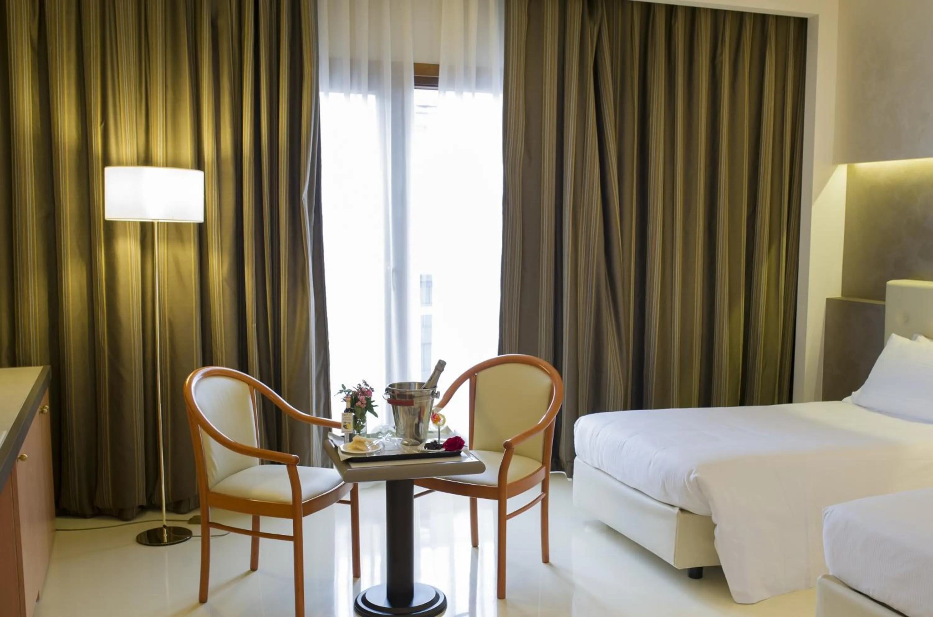 Bed in Best Western Modena District