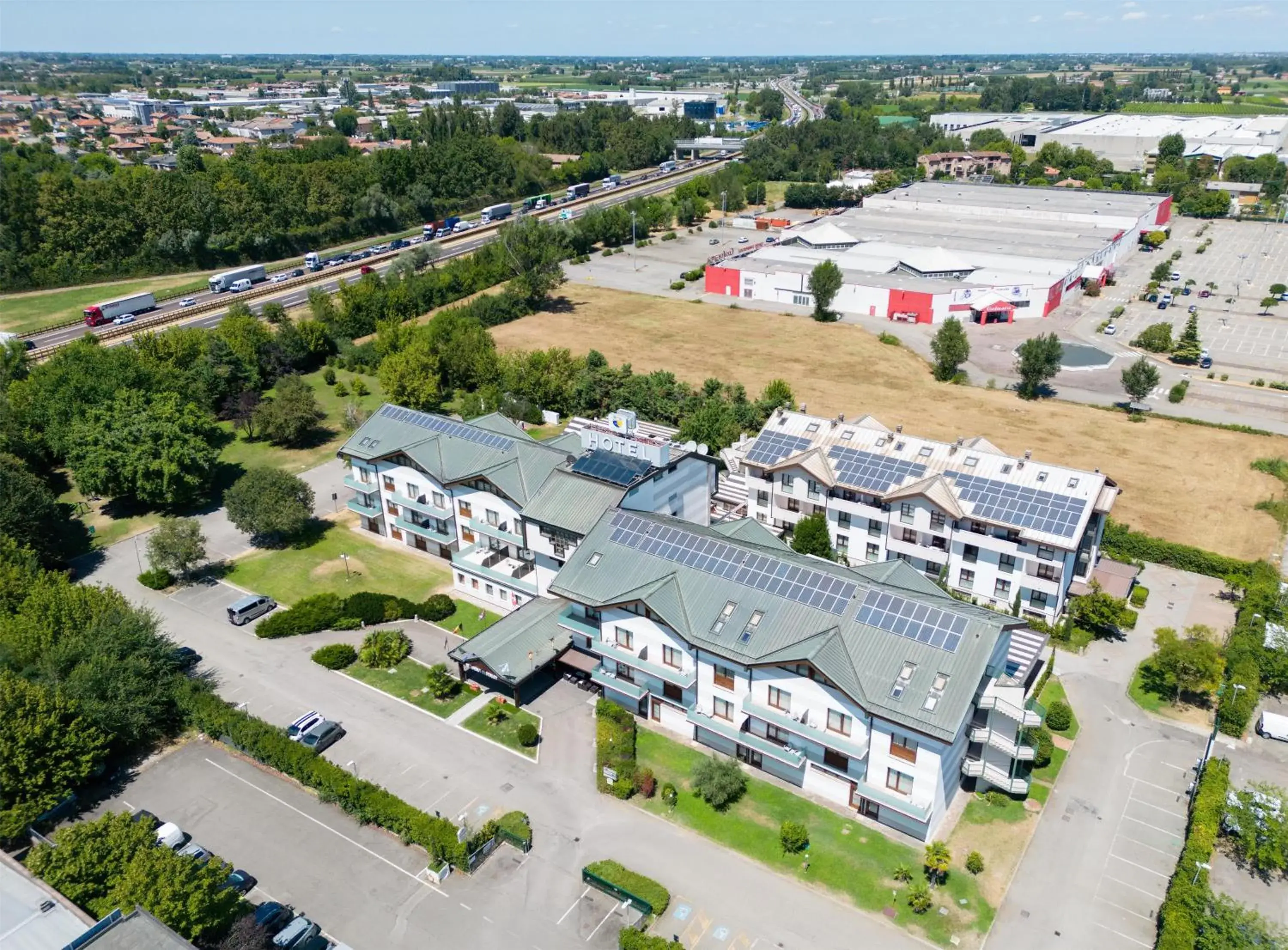 Property building in Best Western Modena District Property building in Best Western Modena District