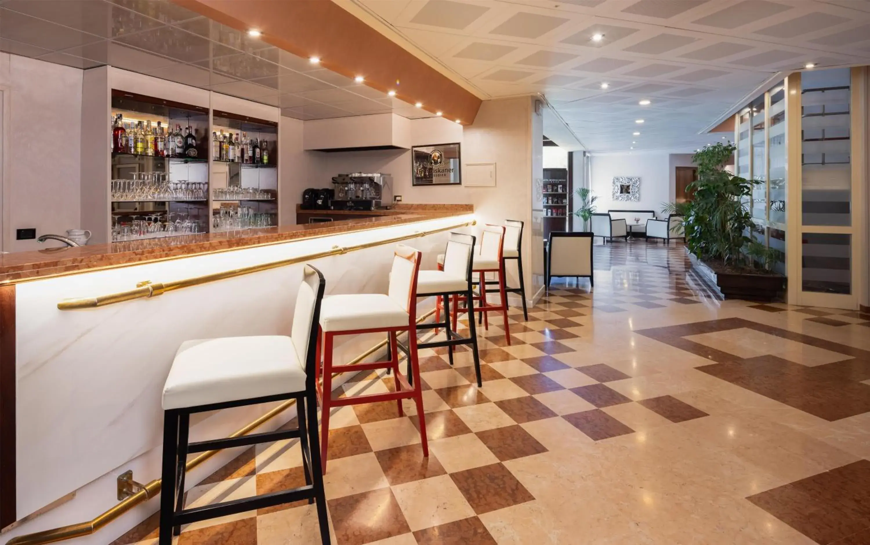 Lounge or bar in Best Western Modena District Lounge or bar in Best Western Modena District