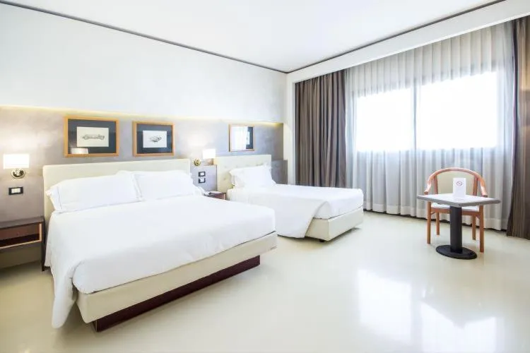 Bed in Best Western Modena District