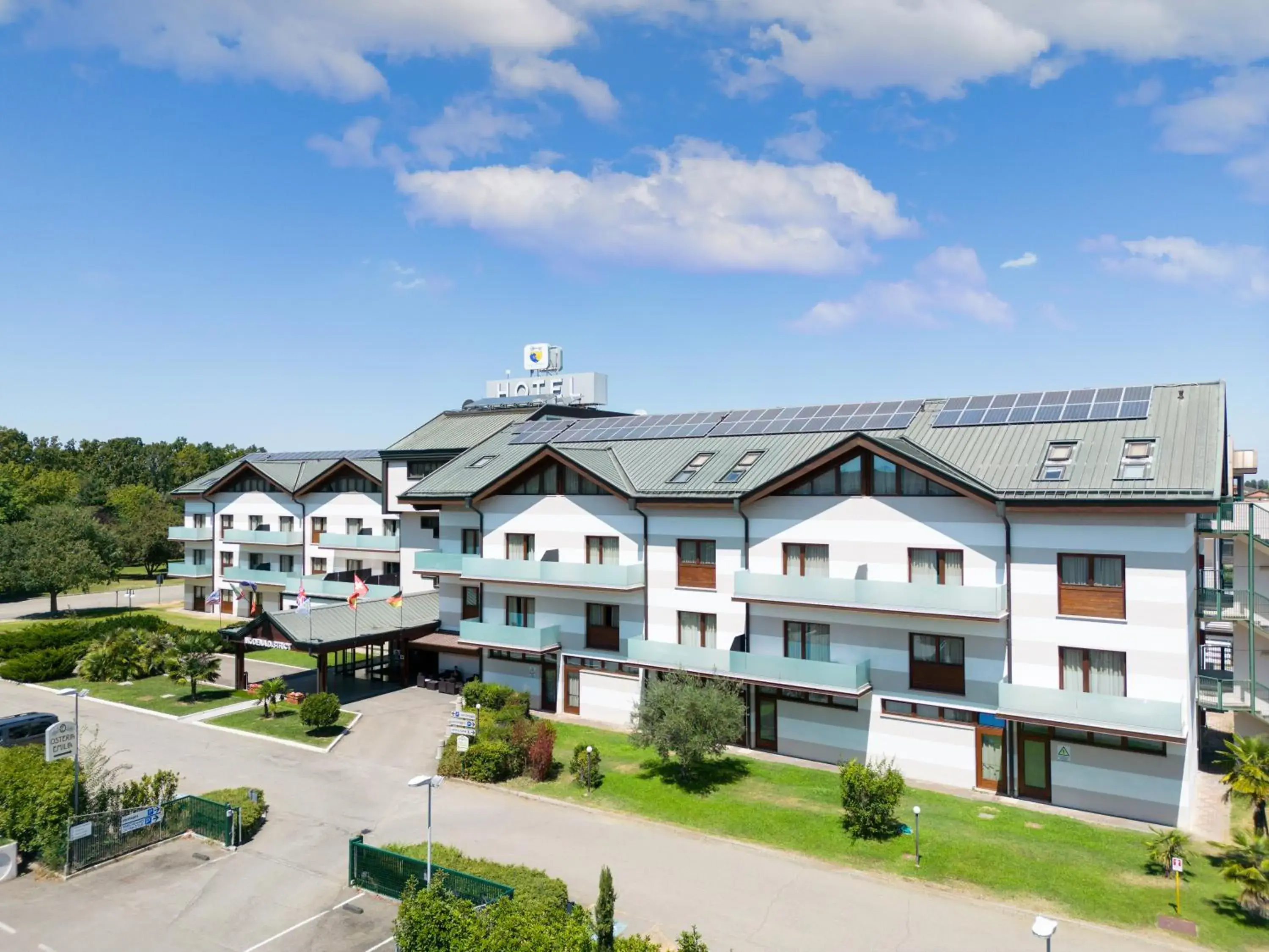 Property building in Best Western Modena District Property building in Best Western Modena District