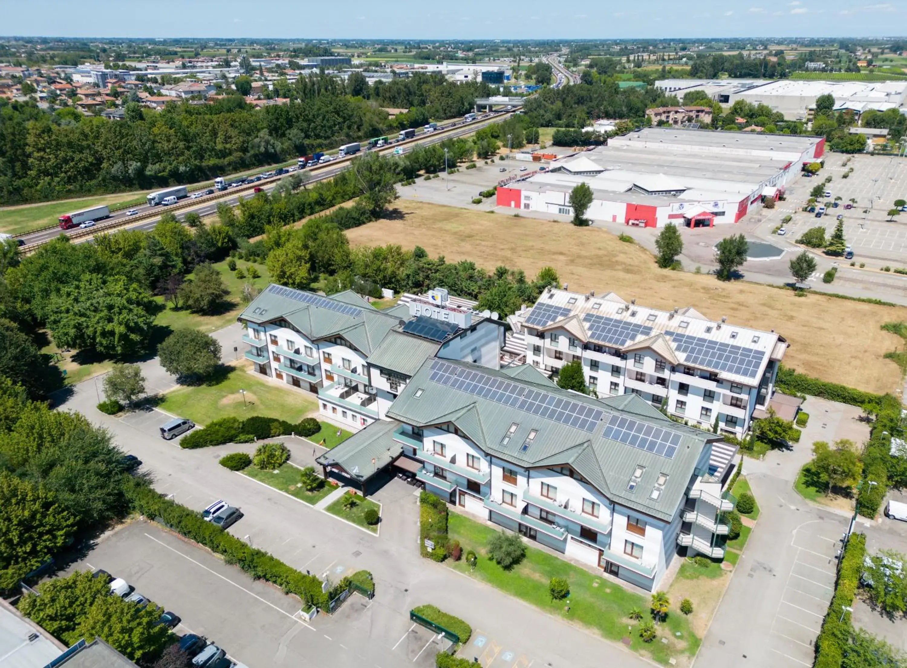 Property building in Best Western Modena District Property building in Best Western Modena District