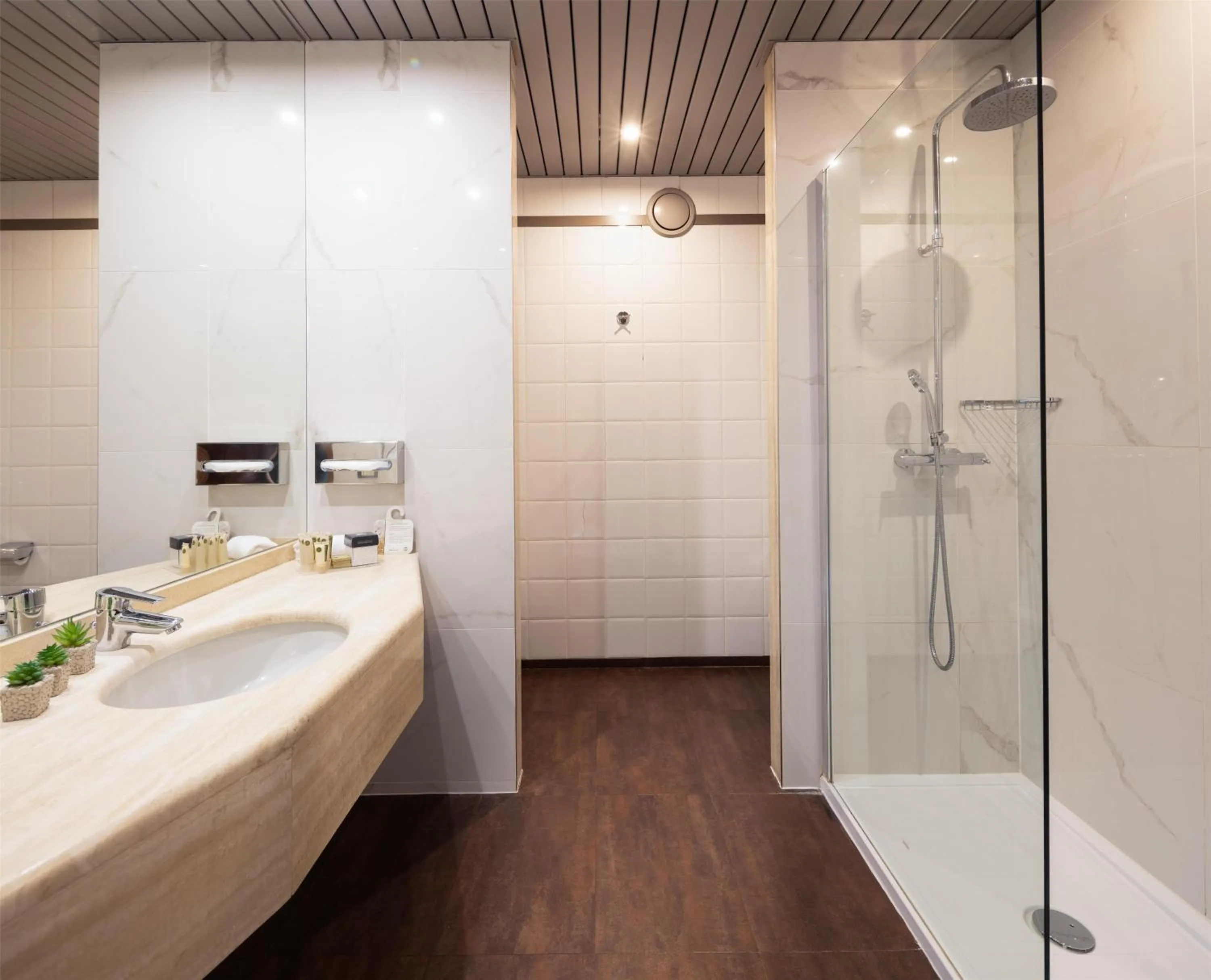 Bathroom in Best Western Modena District