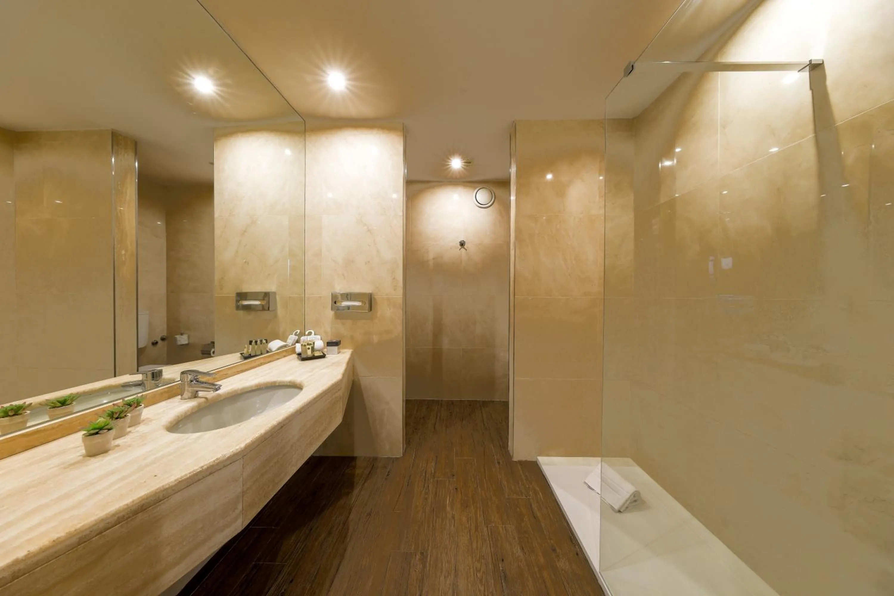 Bathroom in Best Western Modena District