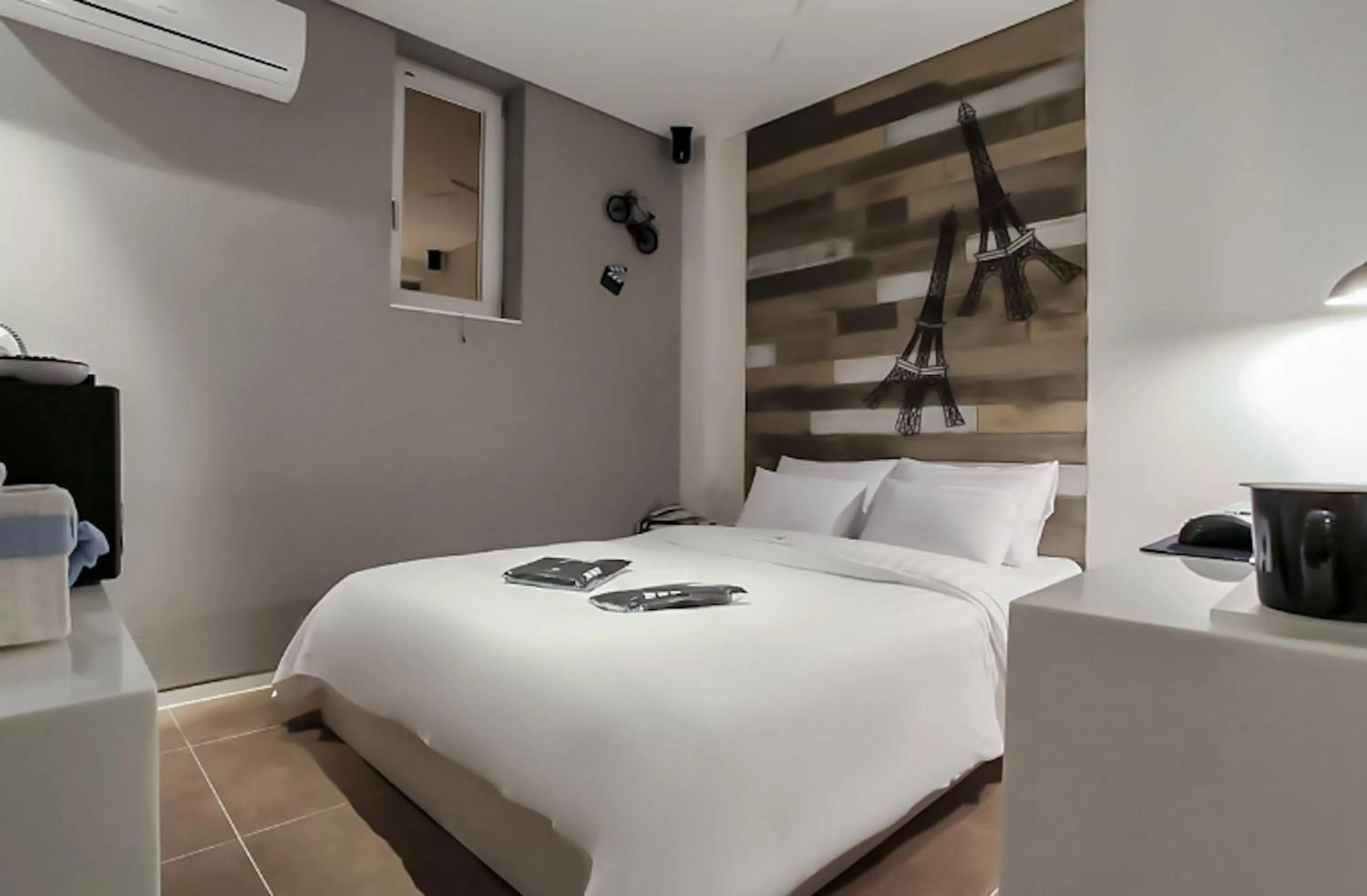 Bed in Nine Star Hotel