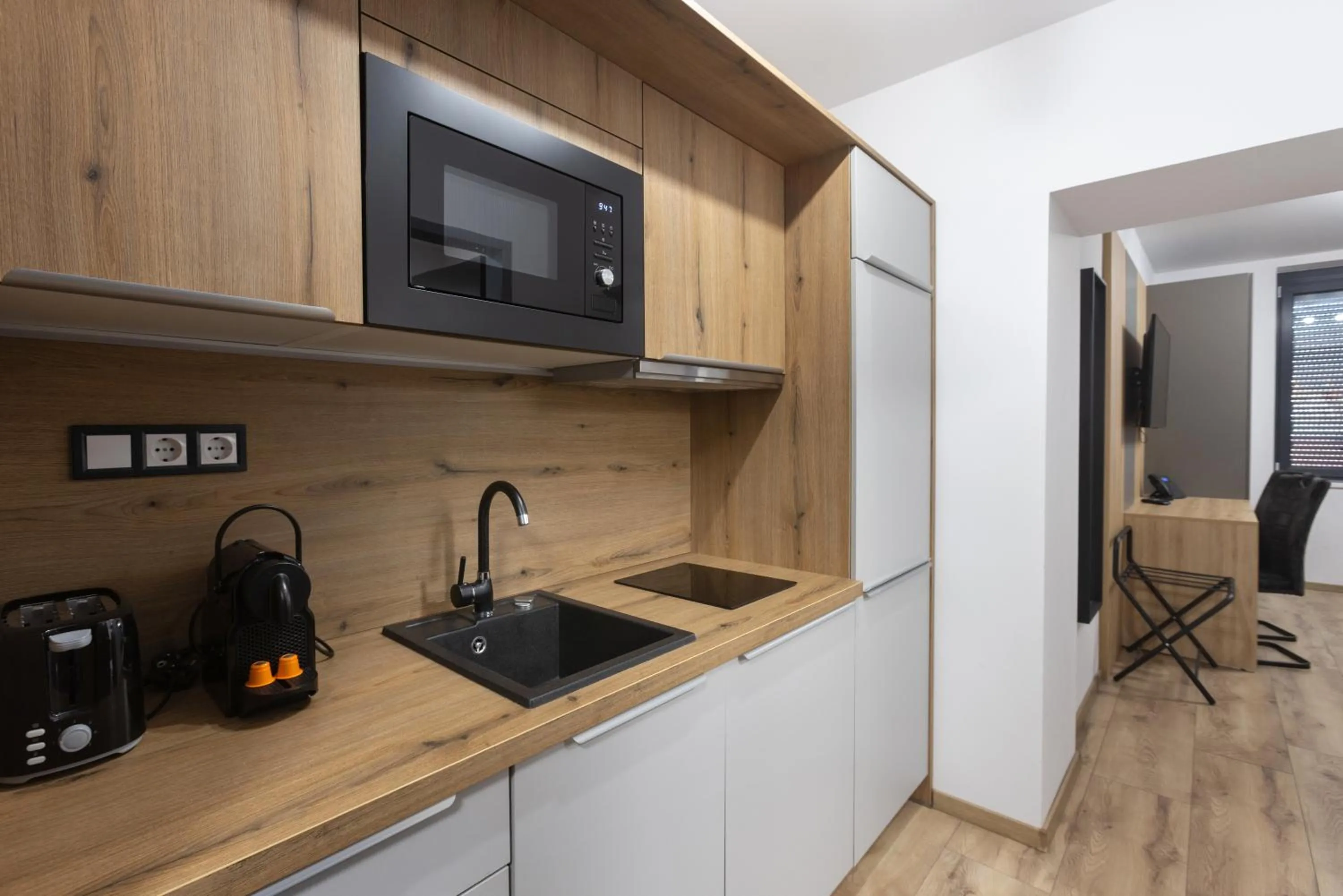 Coffee/tea facilities in R73 Residences