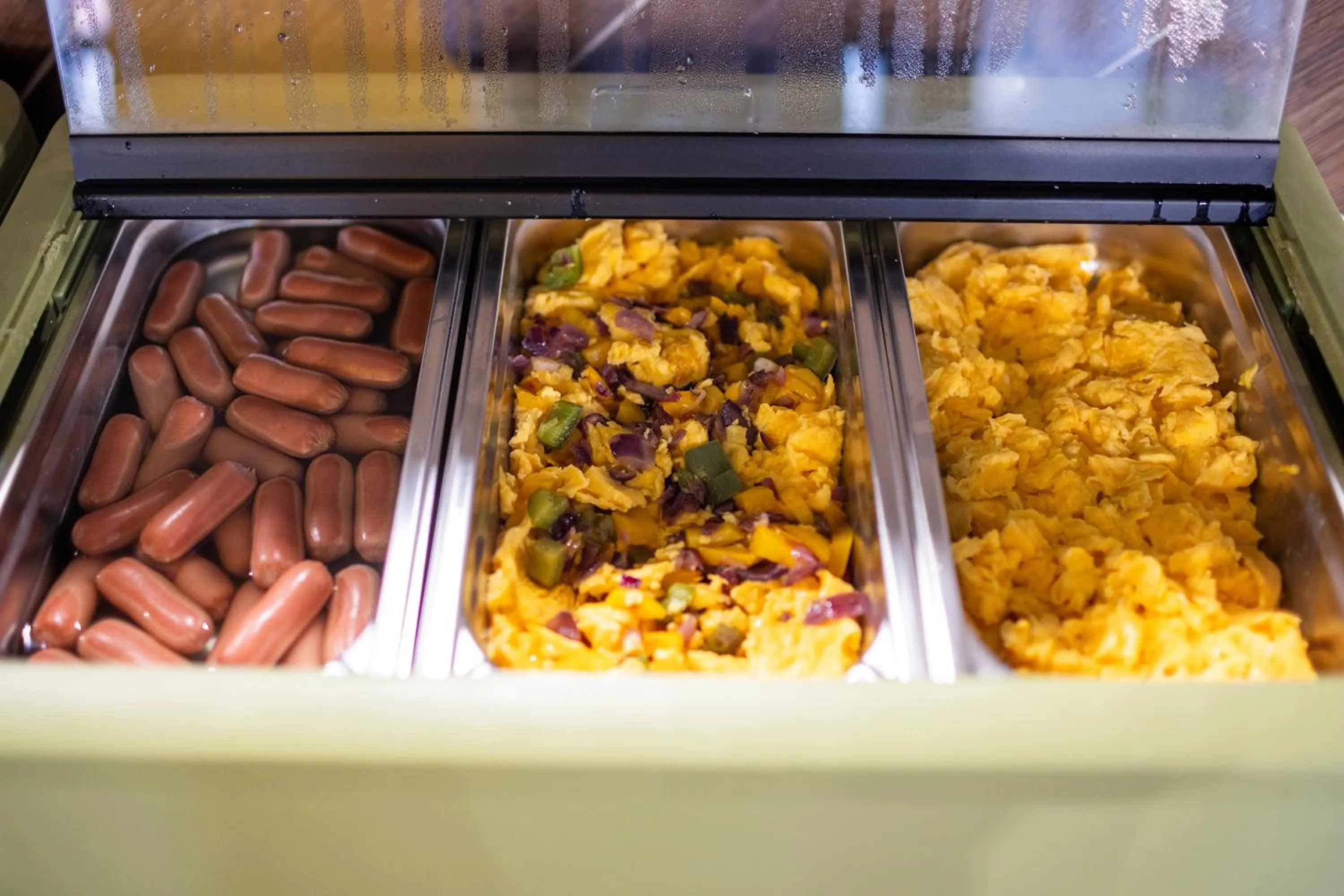 Breakfast in R73 Residences