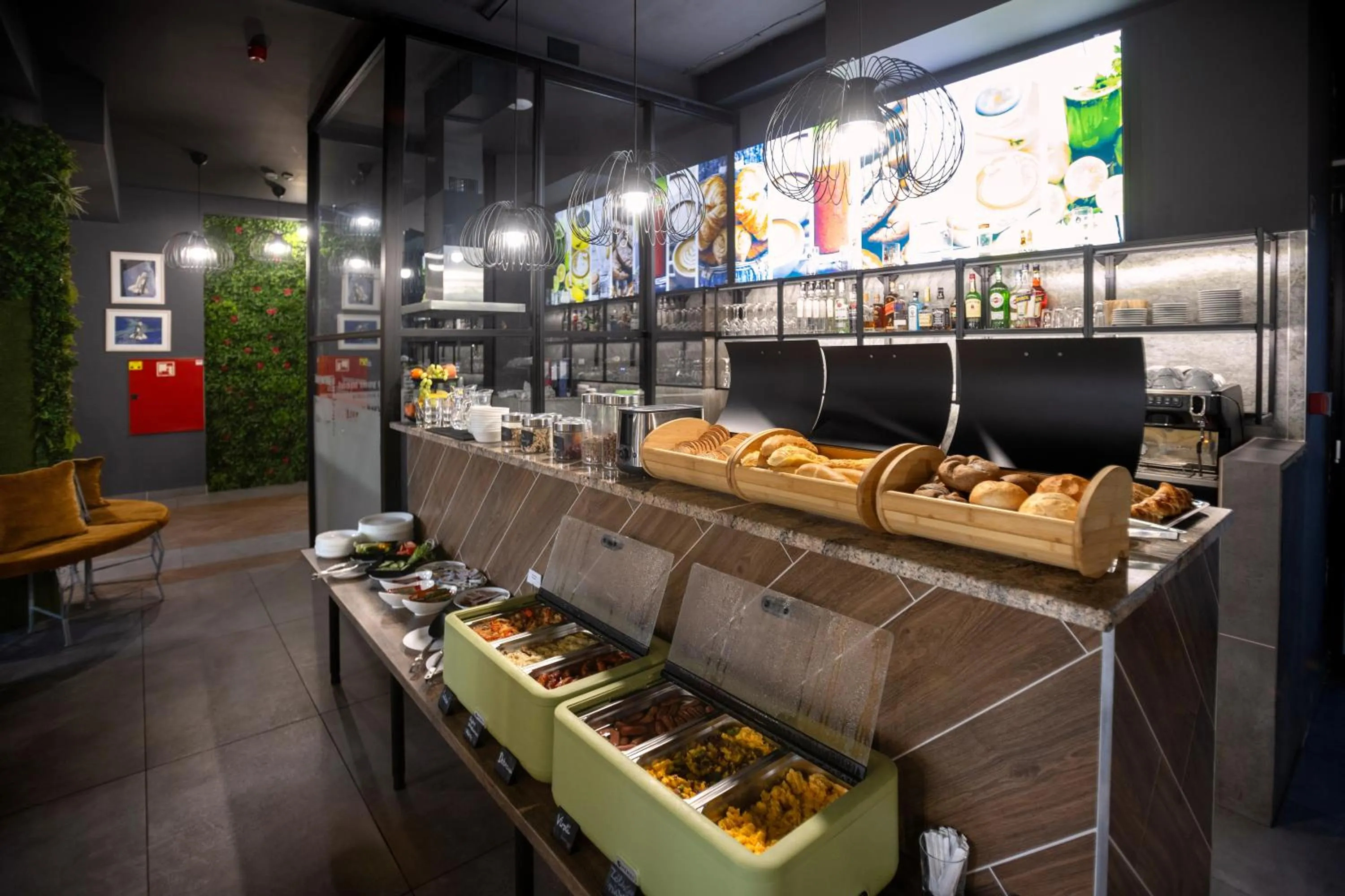 Food and drinks in R73 Residences