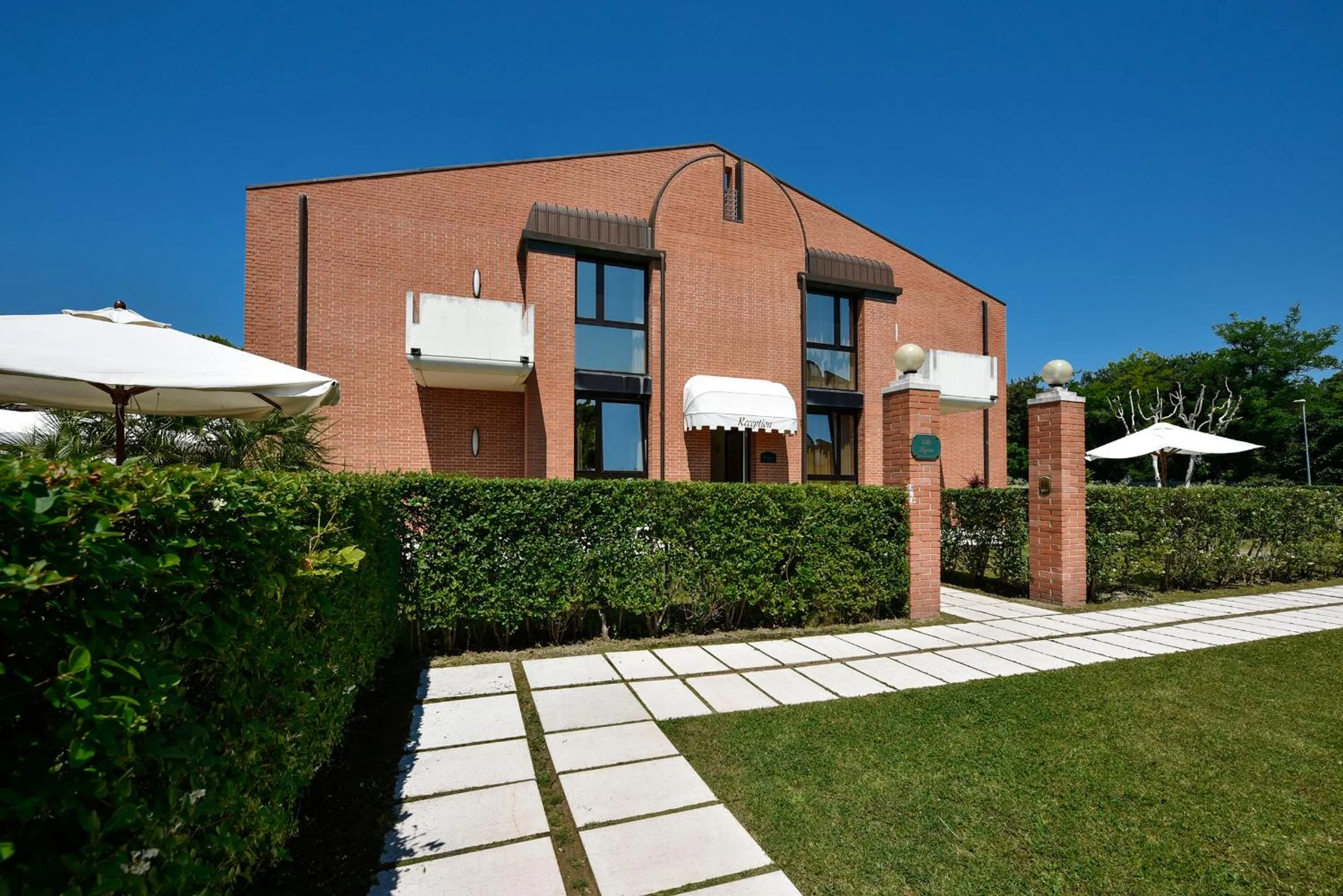 Staff in DB Villas Le Ville del Lido Resort