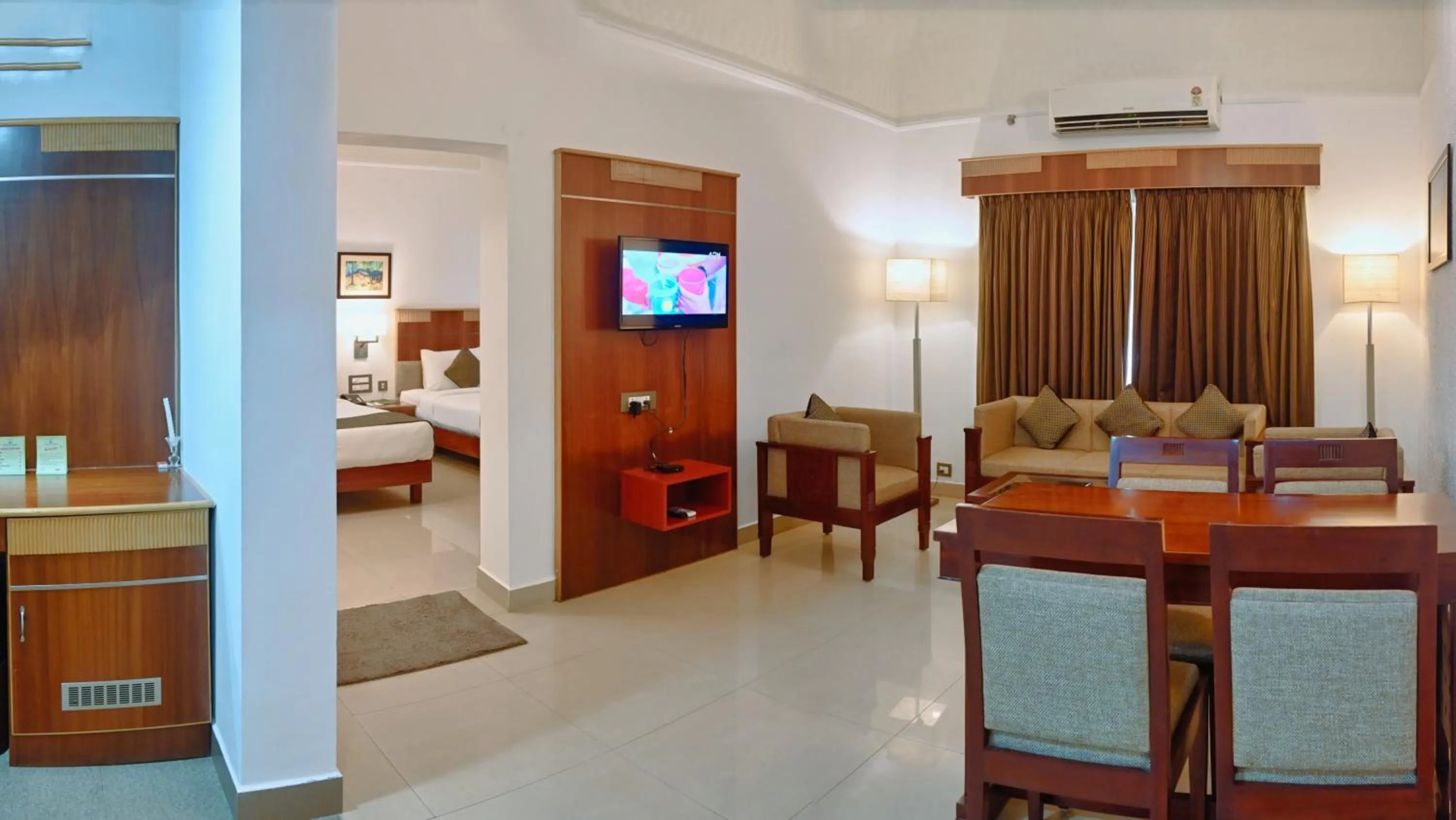 Living room, Bed in Contour Backwaters Hotel Resort & Convention Centre