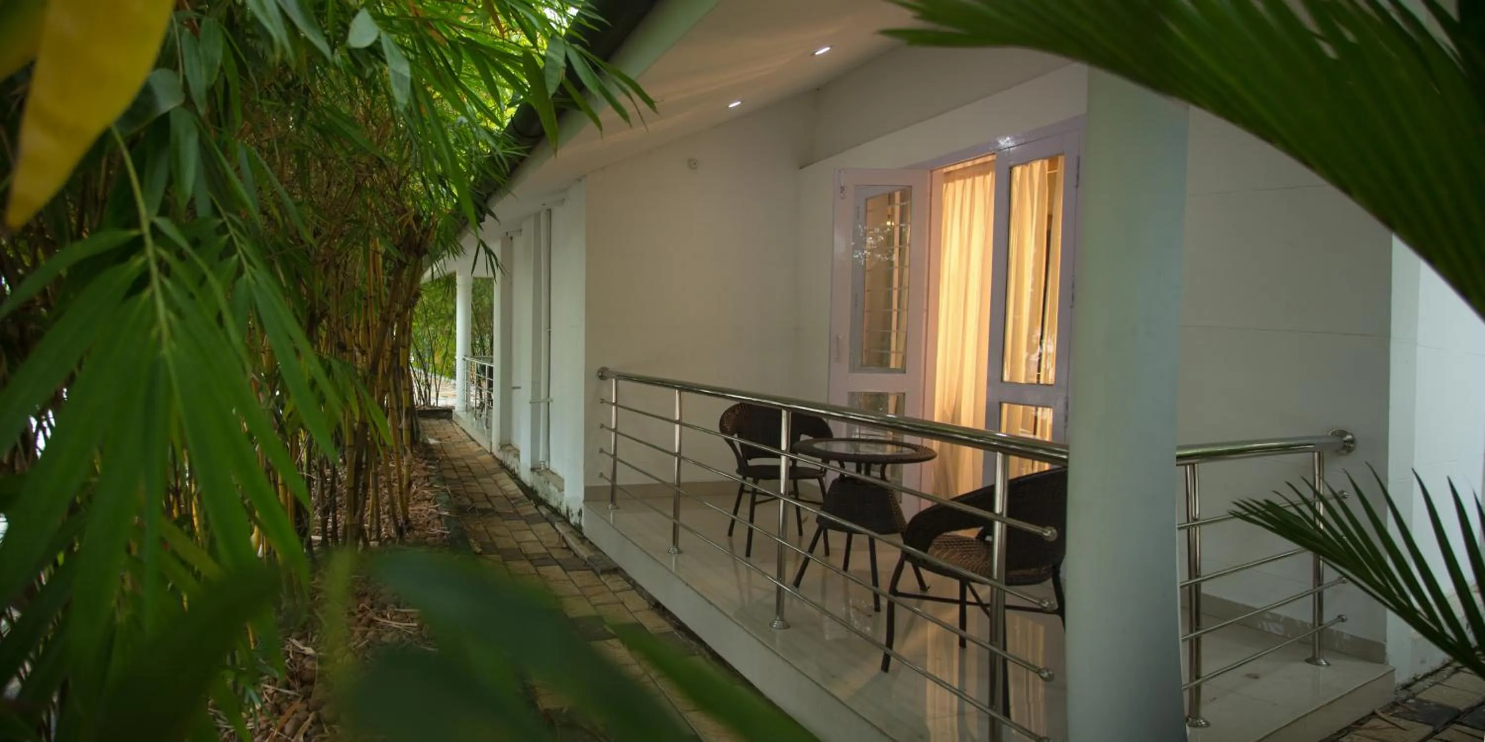 Seating area in Contour Backwaters Hotel Resort & Convention Centre