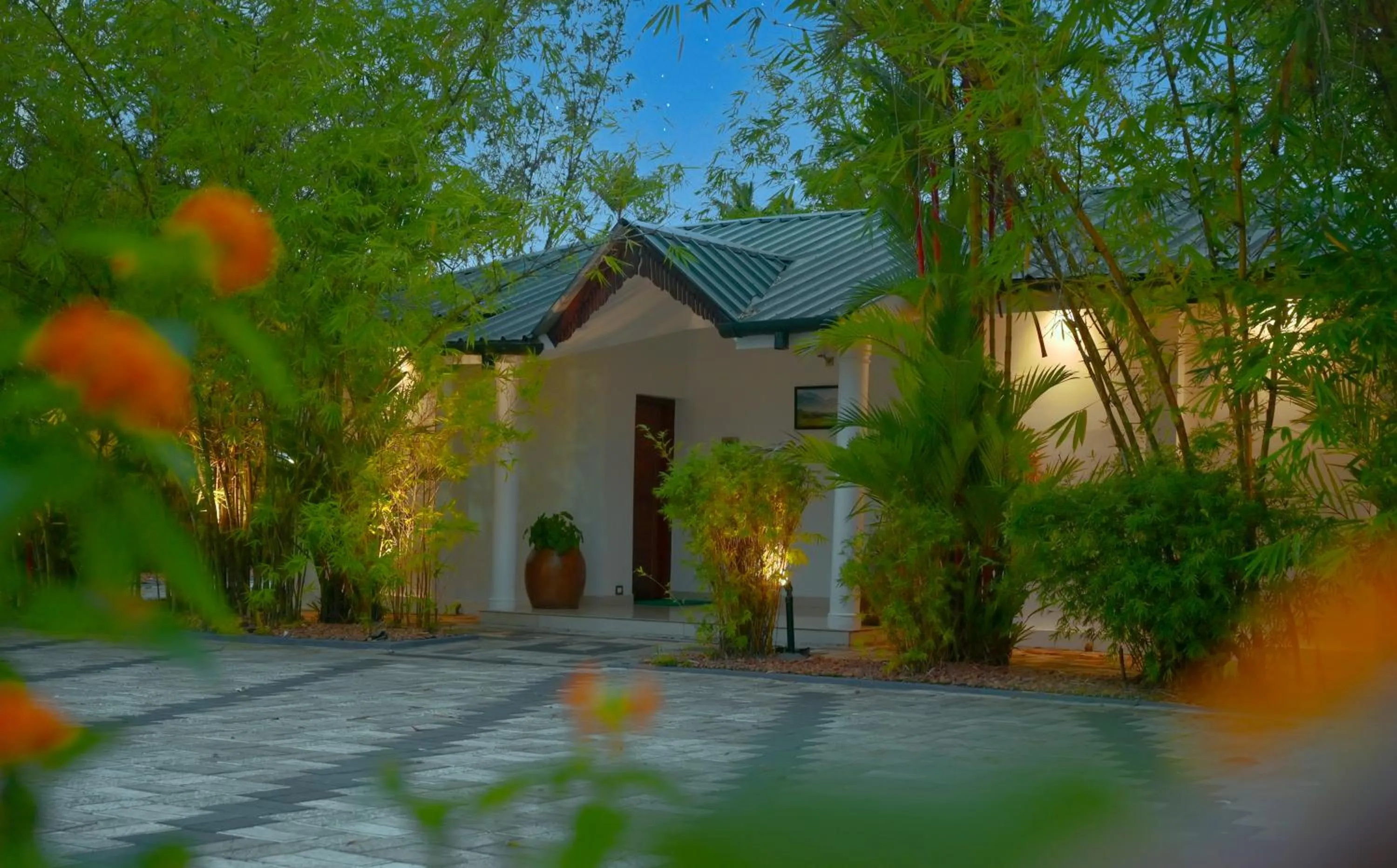Facade/entrance in Contour Backwaters Hotel Resort & Convention Centre