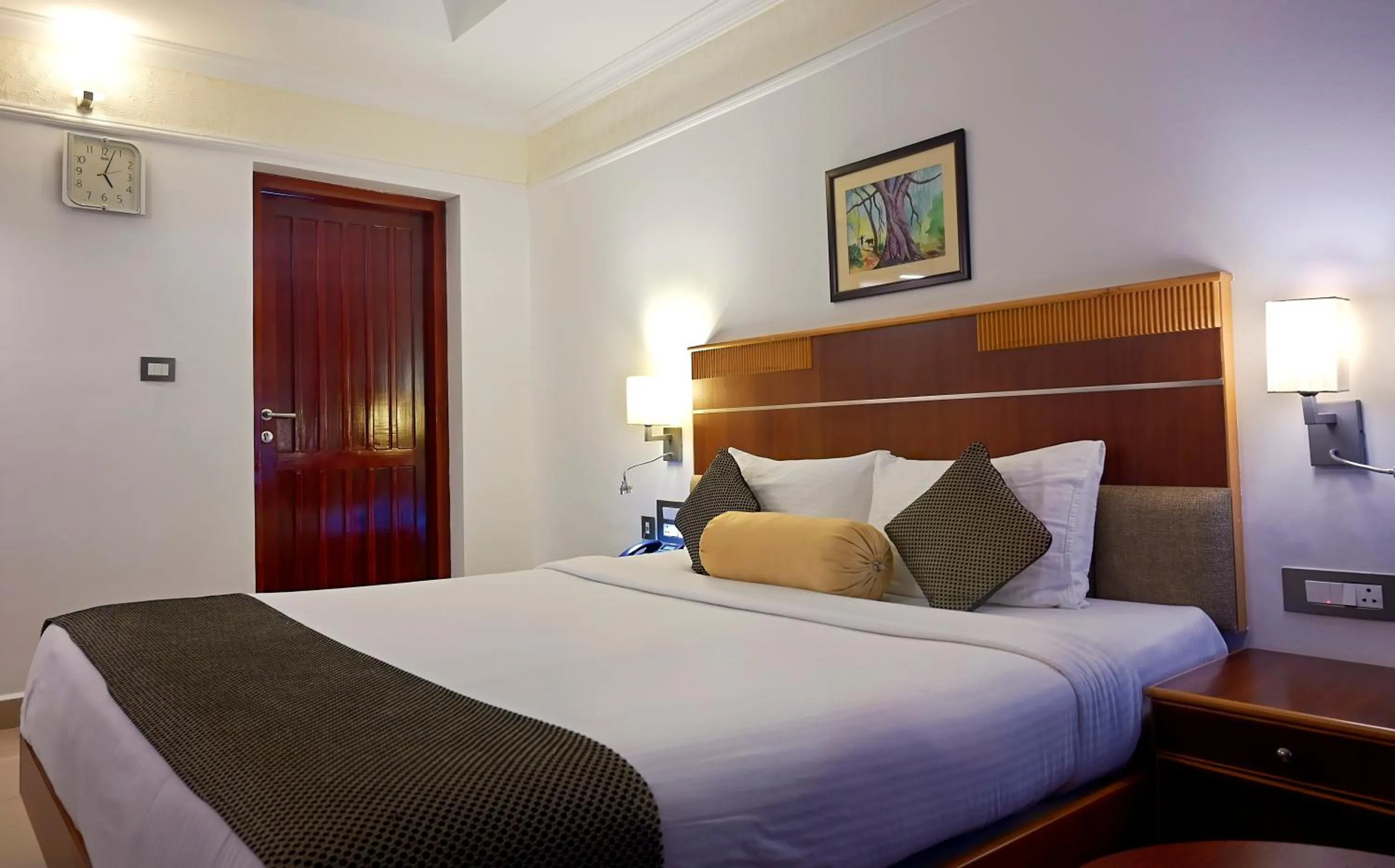 Bedroom, Bed in Contour Backwaters Hotel Resort & Convention Centre