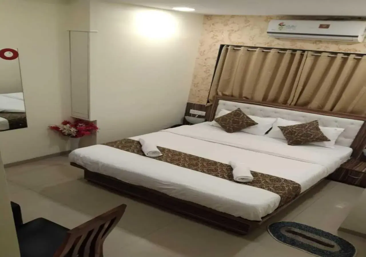 Bedroom, Bed in Hotel De Classico Juhu Bedroom, Bed in Hotel De Classico Juhu