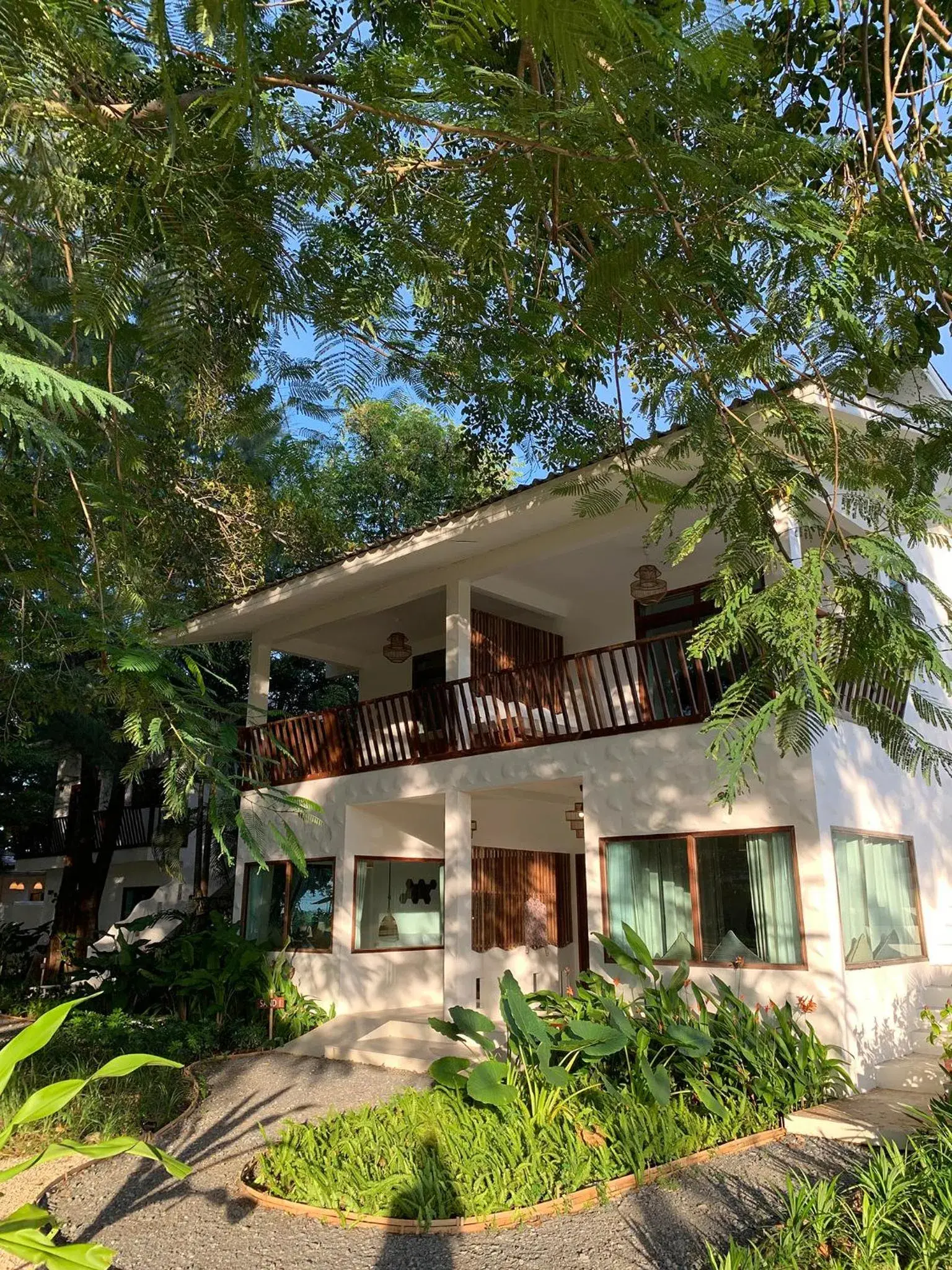 Property building in Issara Beach Resort Beachfront Property building in Issara Beach Resort Beachfront