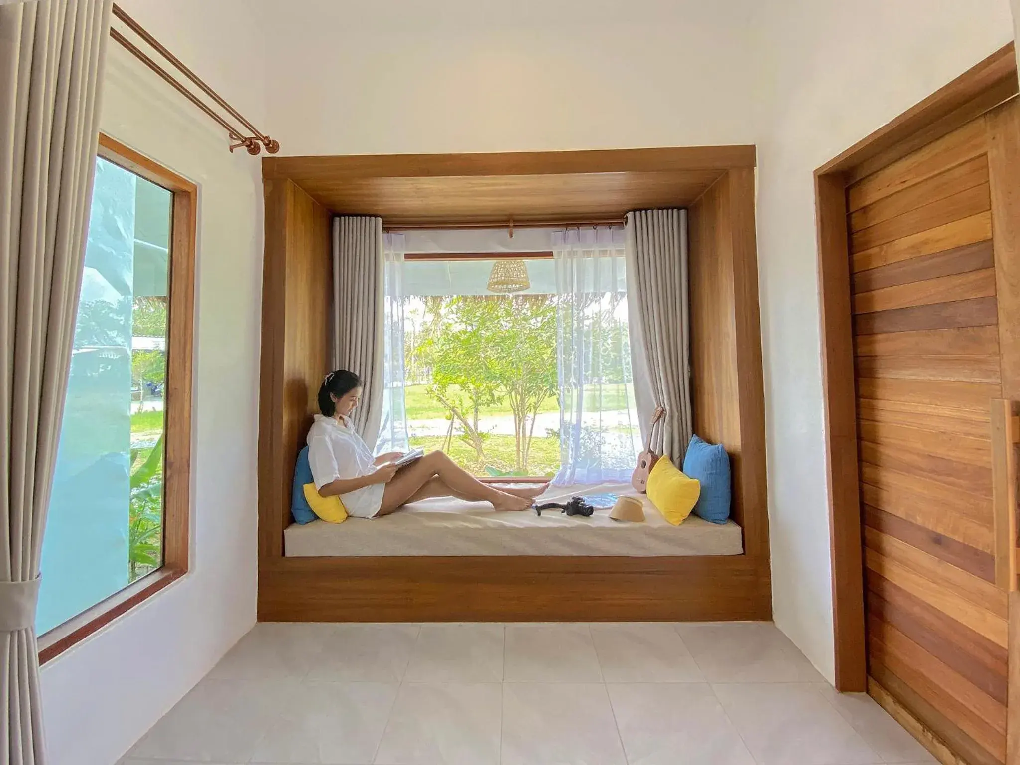 Photo of the whole room, Bed in Issara Beach Resort Beachfront Photo of the whole room, Bed in Issara Beach Resort Beachfront