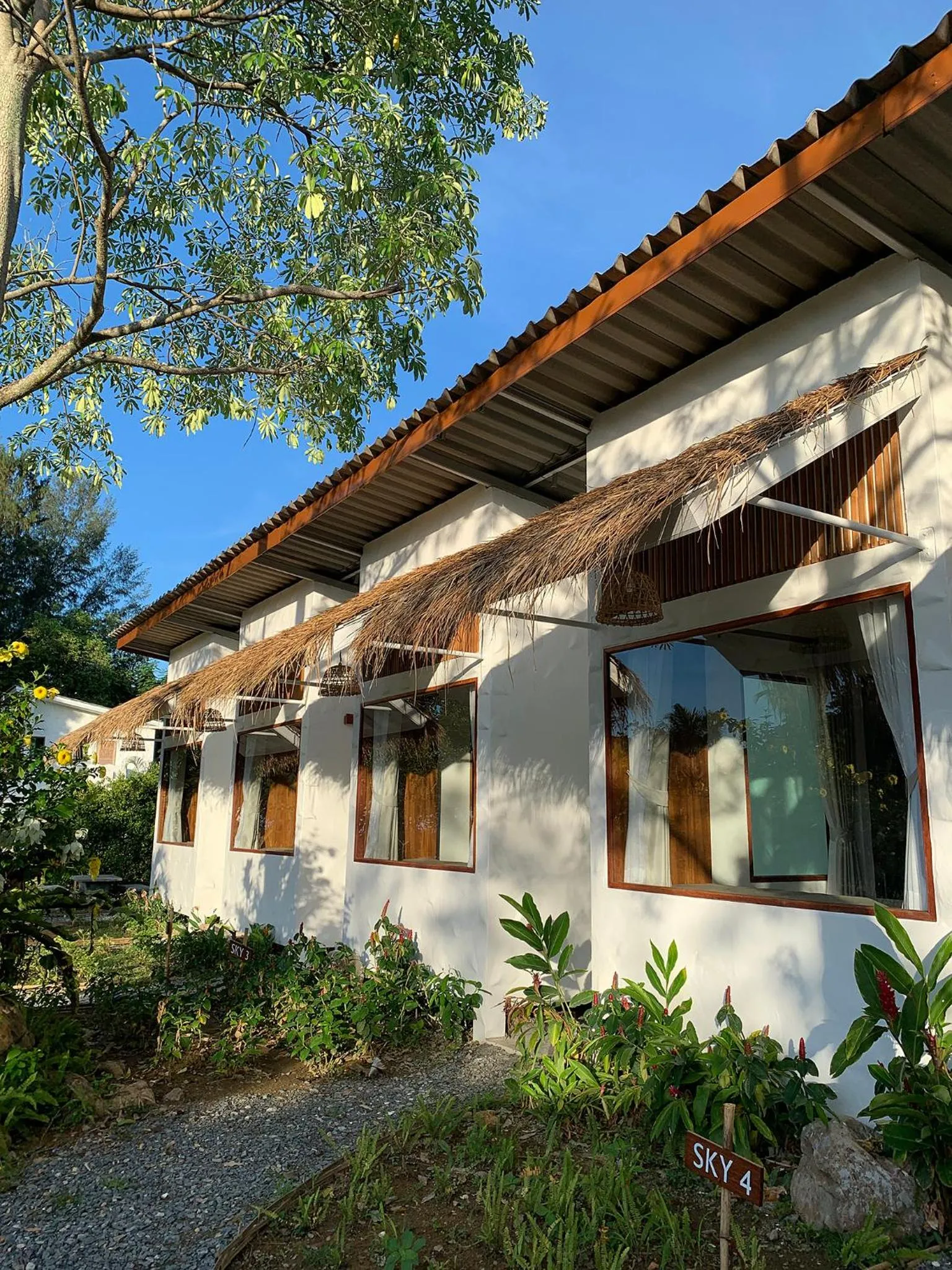 Property building in Issara Beach Resort Beachfront