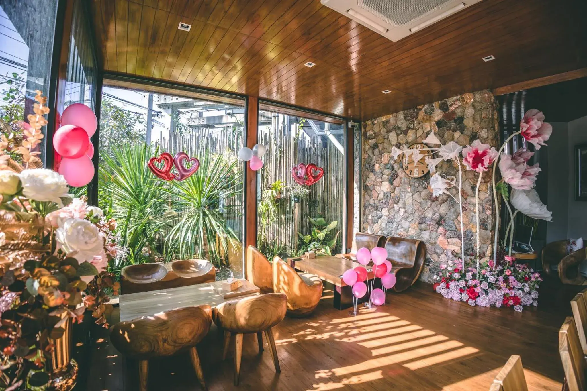 Communal lounge/ TV room in Yotaka Khanom Communal lounge/ TV room in Yotaka Khanom