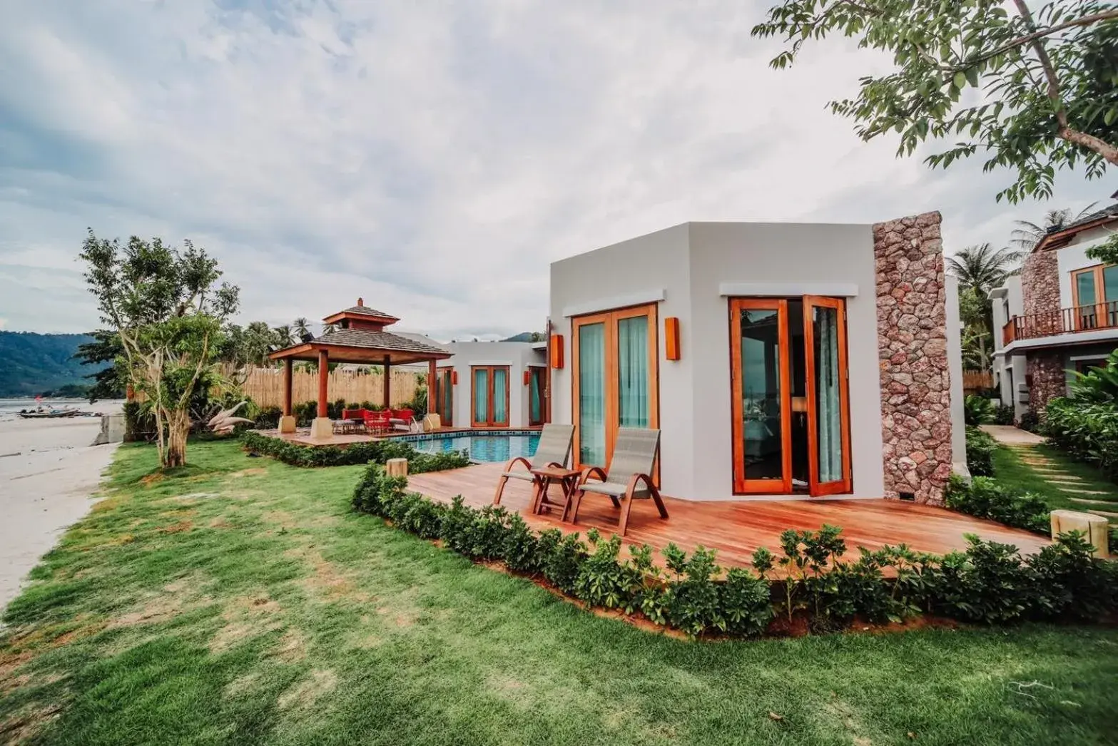 Villa - Beach Front in Yotaka Khanom Villa - Beach Front in Yotaka Khanom